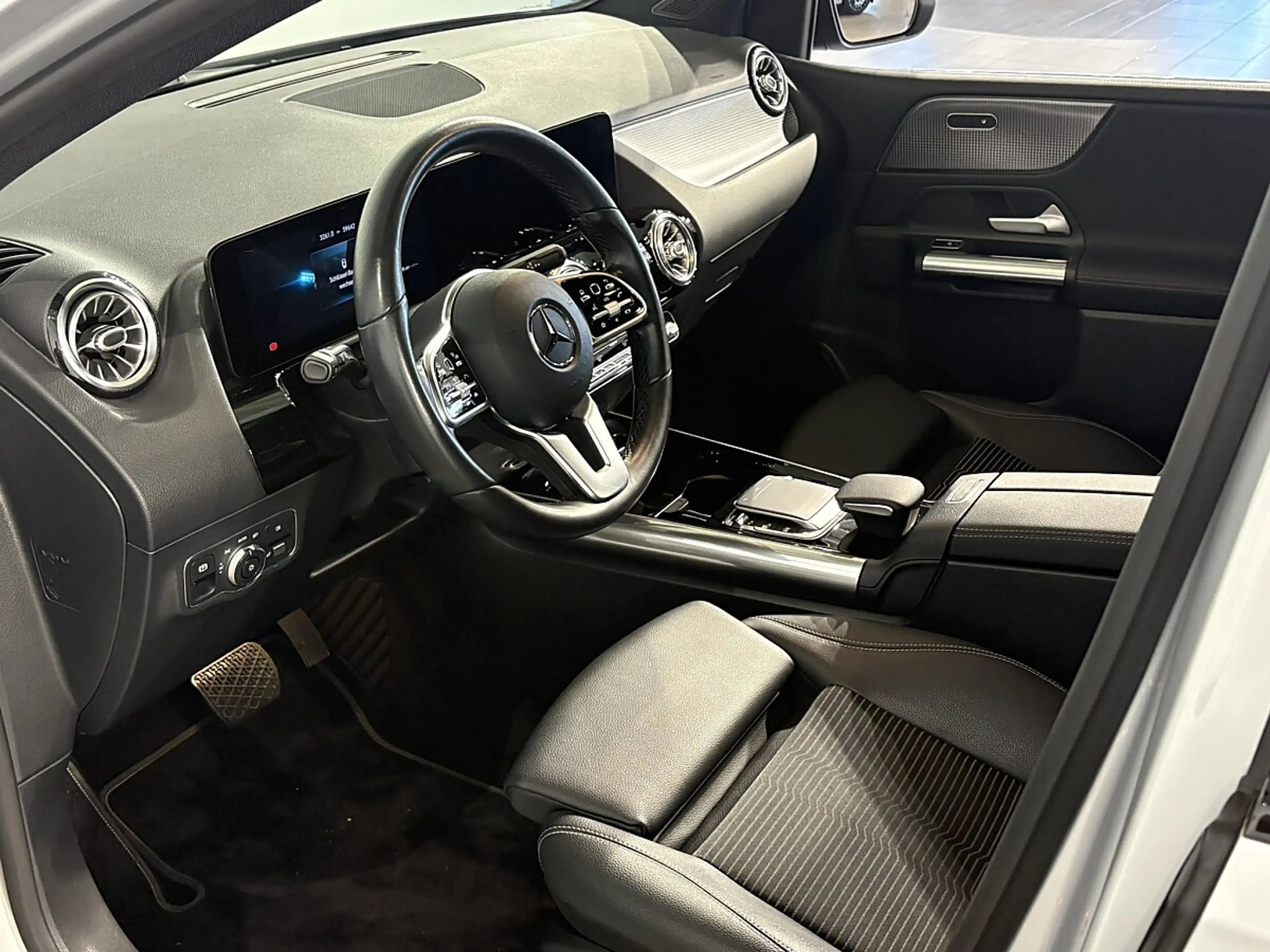 Mercedes-Benz B 250 e PHEV Aut. — photo 13