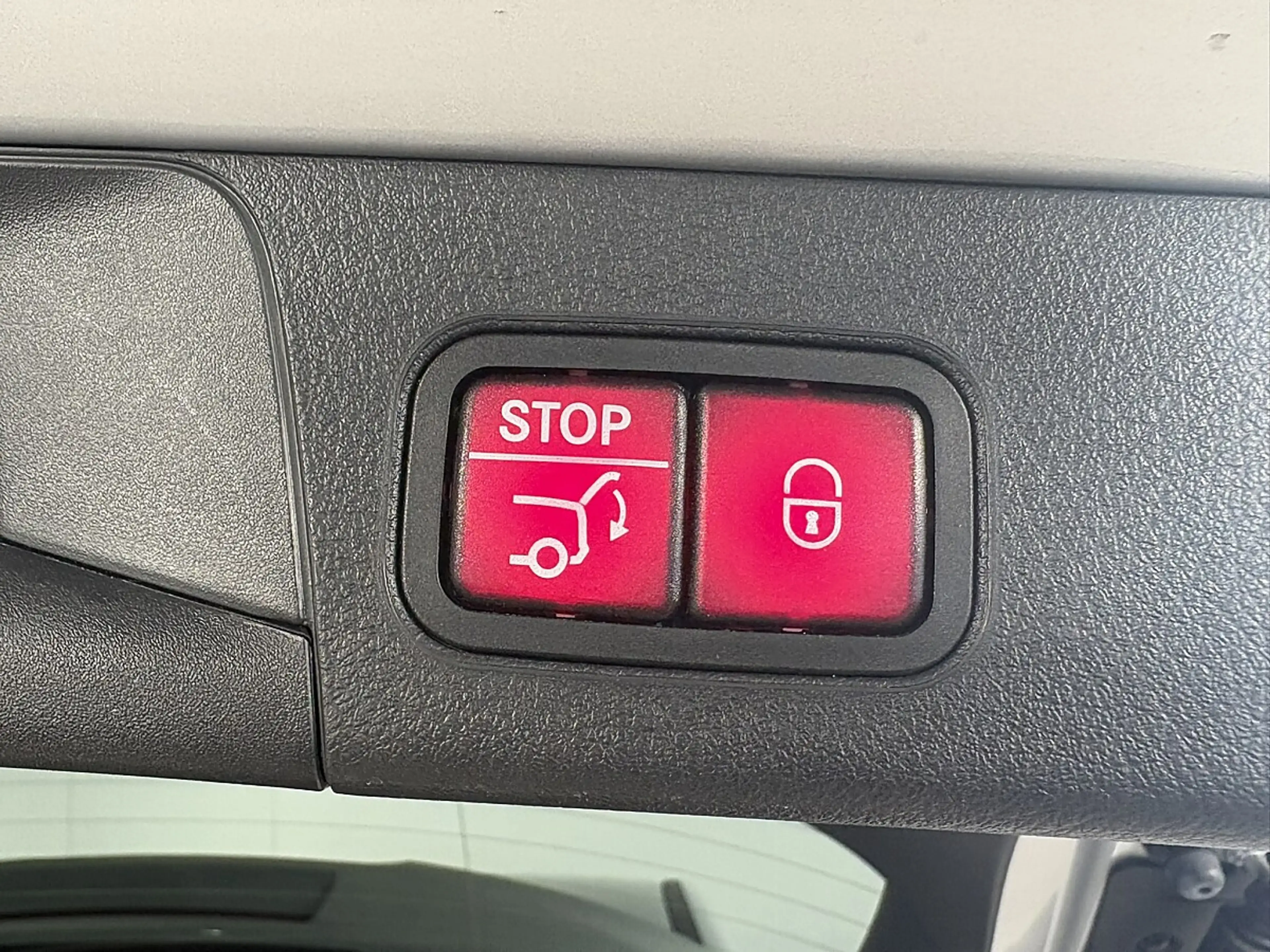 Mercedes-Benz B 250 e PHEV Aut. — photo 12