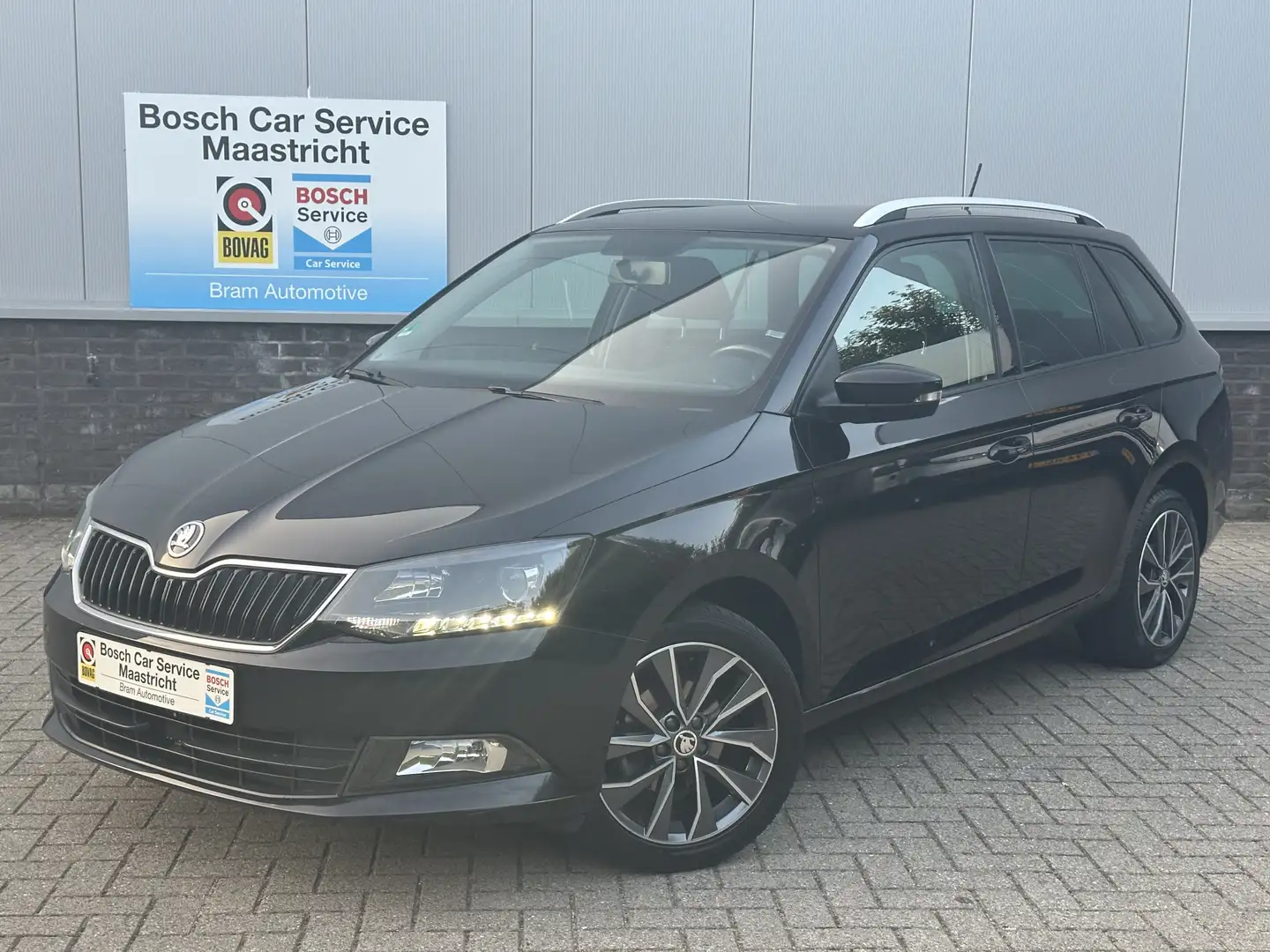 Skoda Fabia Combi 1.2 TSI Edition | Carplay | Navi | Cruise Co Zwart - 1