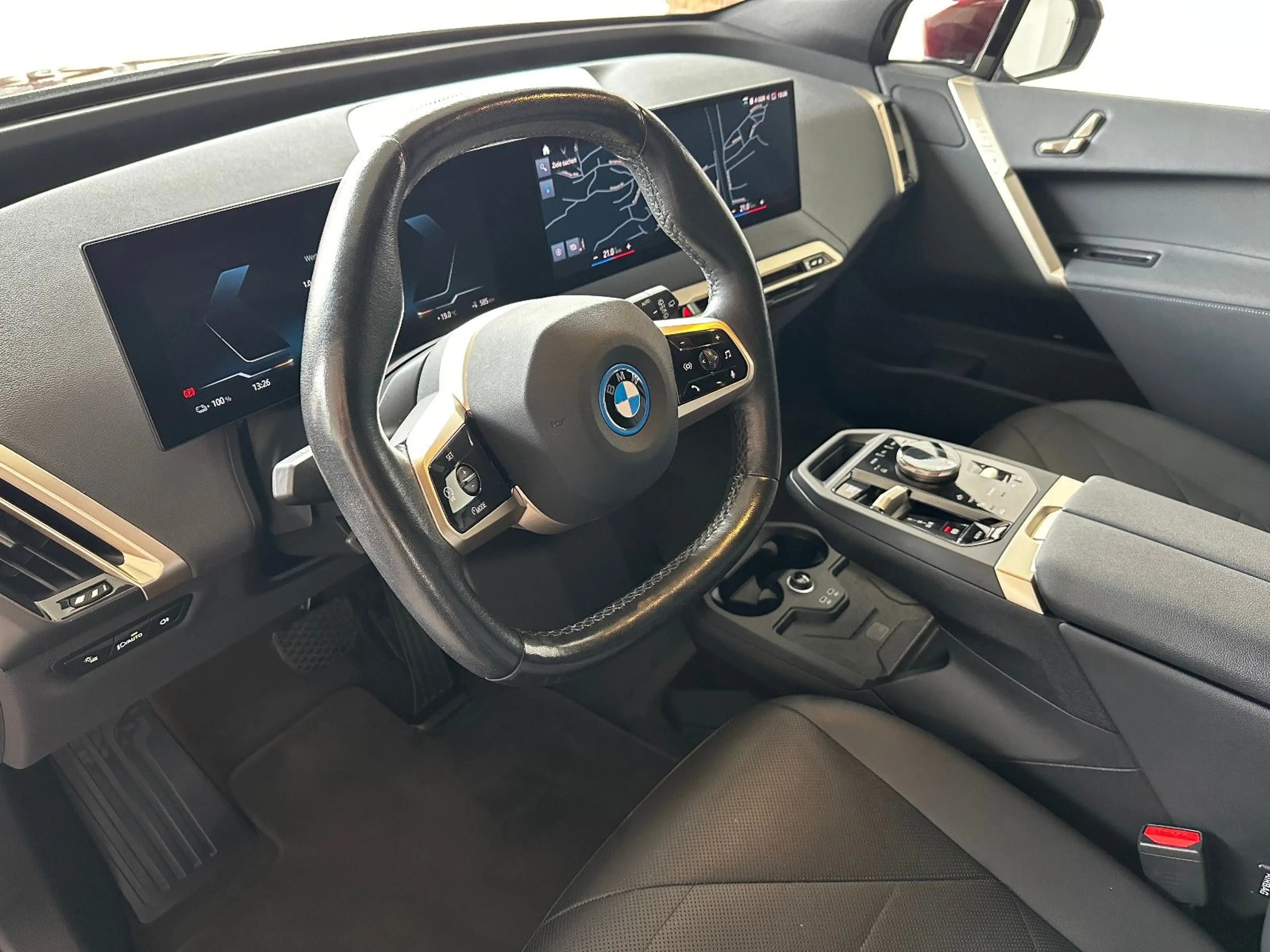 BMW iX 50 Sportpaket 2AchsLF Pano CockpProf DAProf — photo 10