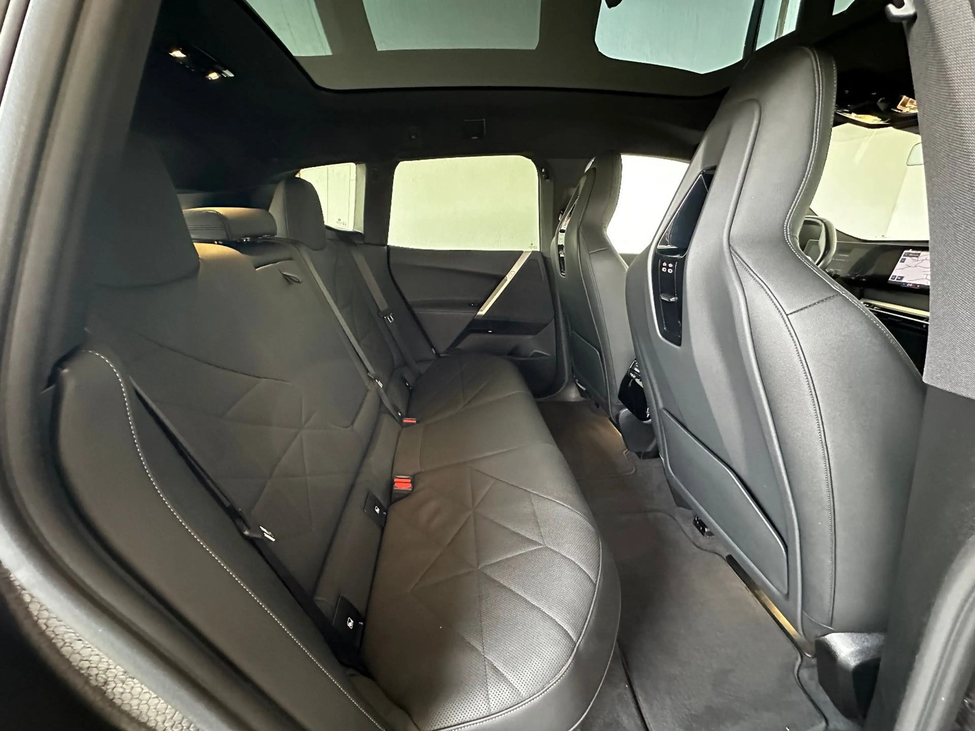 BMW iX 50 Sportpaket 2AchsLF Pano CockpProf DAProf — photo 12