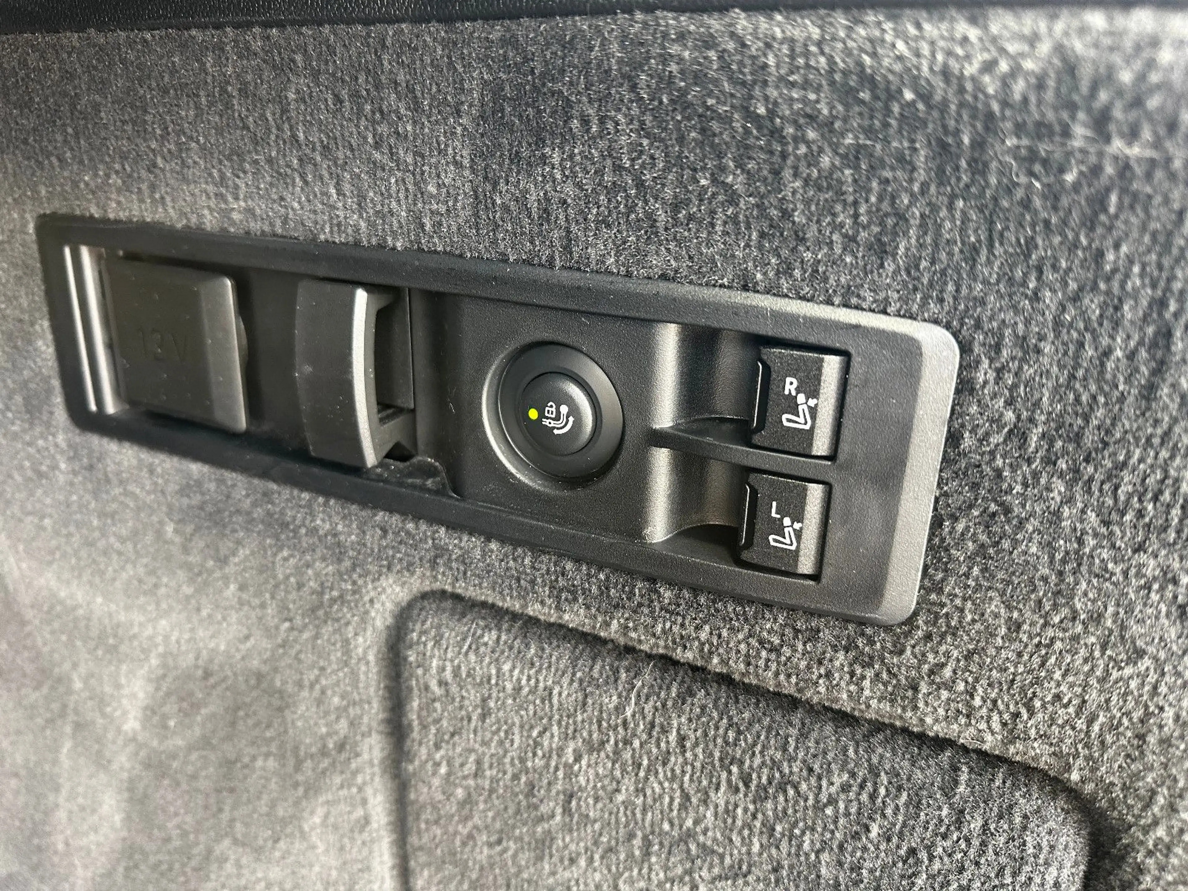 BMW iX 50 Sportpaket 2AchsLF Pano CockpProf DAProf — photo 24