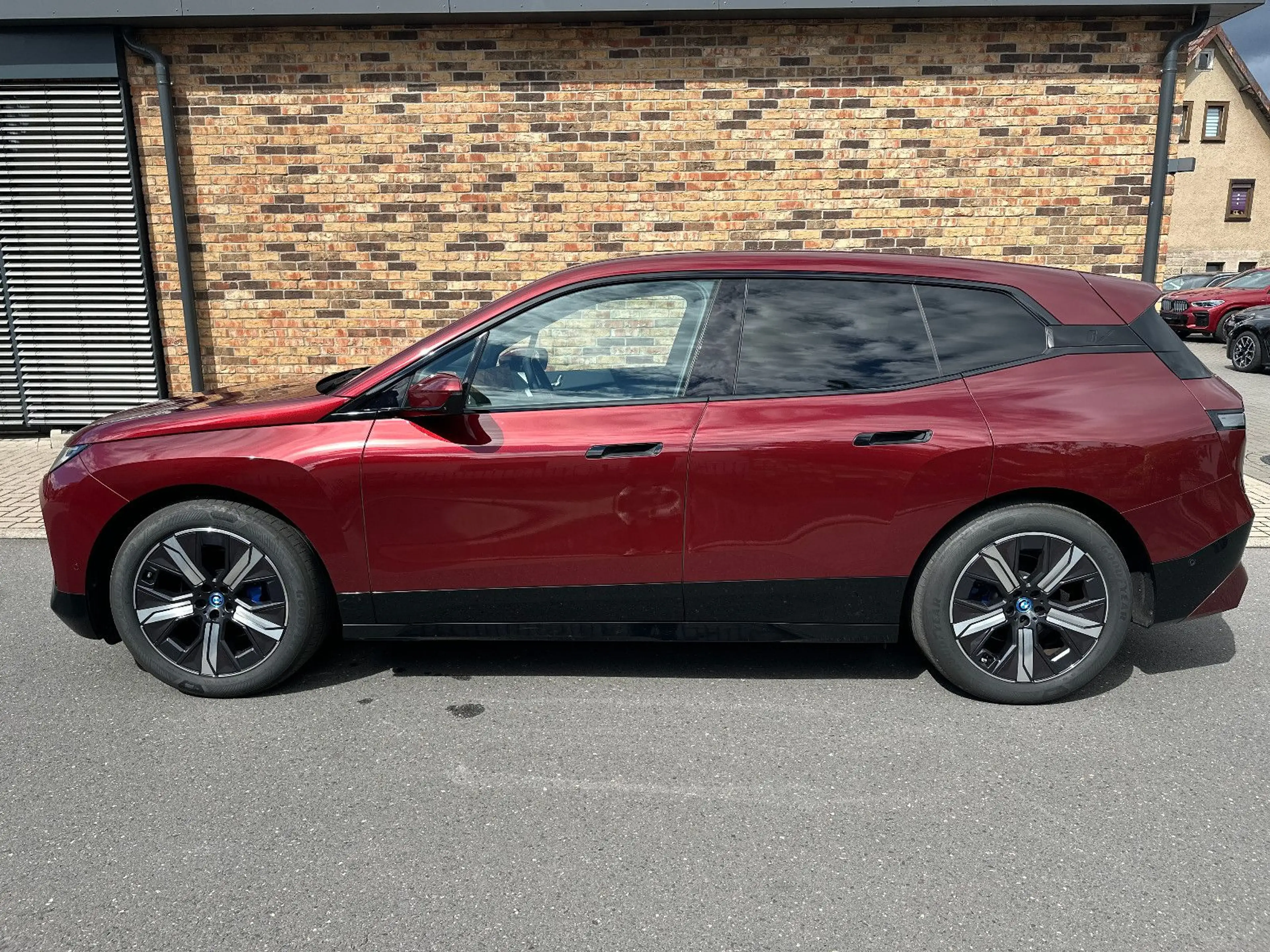 BMW iX 50 Sportpaket 2AchsLF Pano CockpProf DAProf — photo 3
