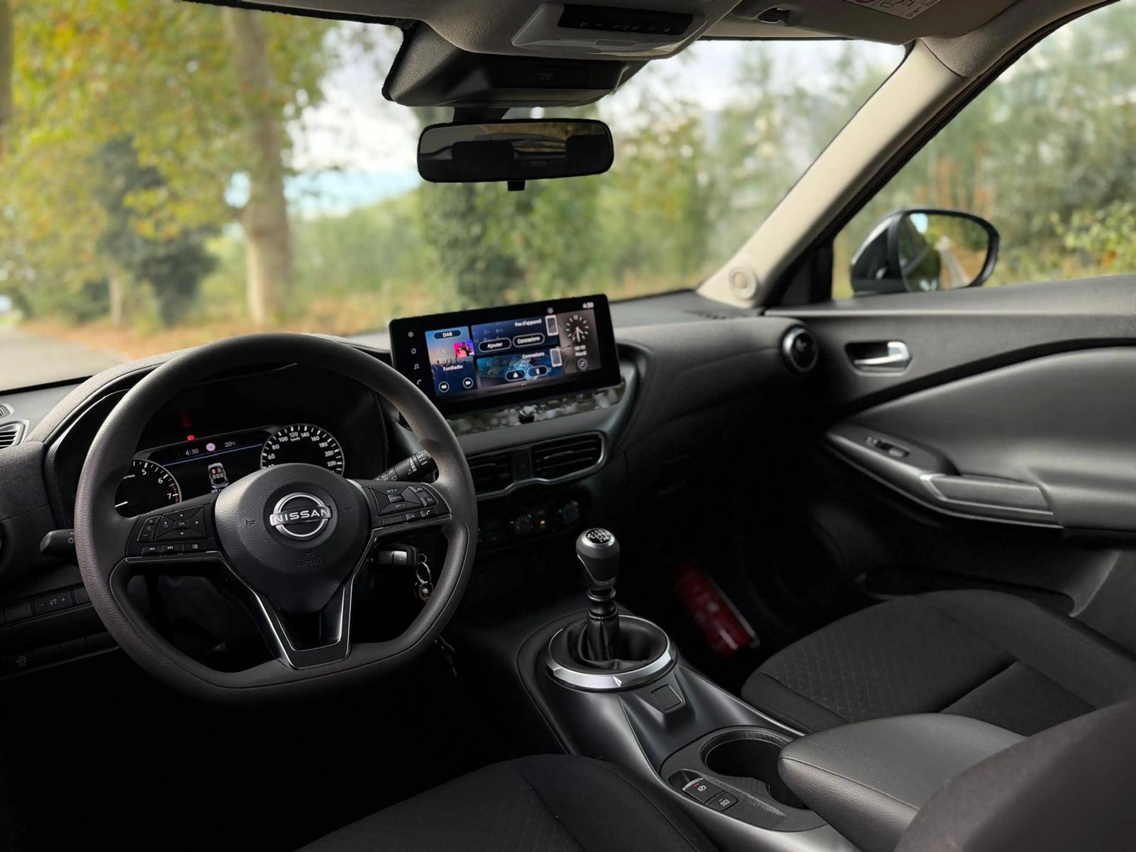 Nissan Juke 1.0 DIG-T Acenta Acenta - Garantie constructeur 03/2028 + Contrat d'entretien 3 ans + Etat neuf — photo 18