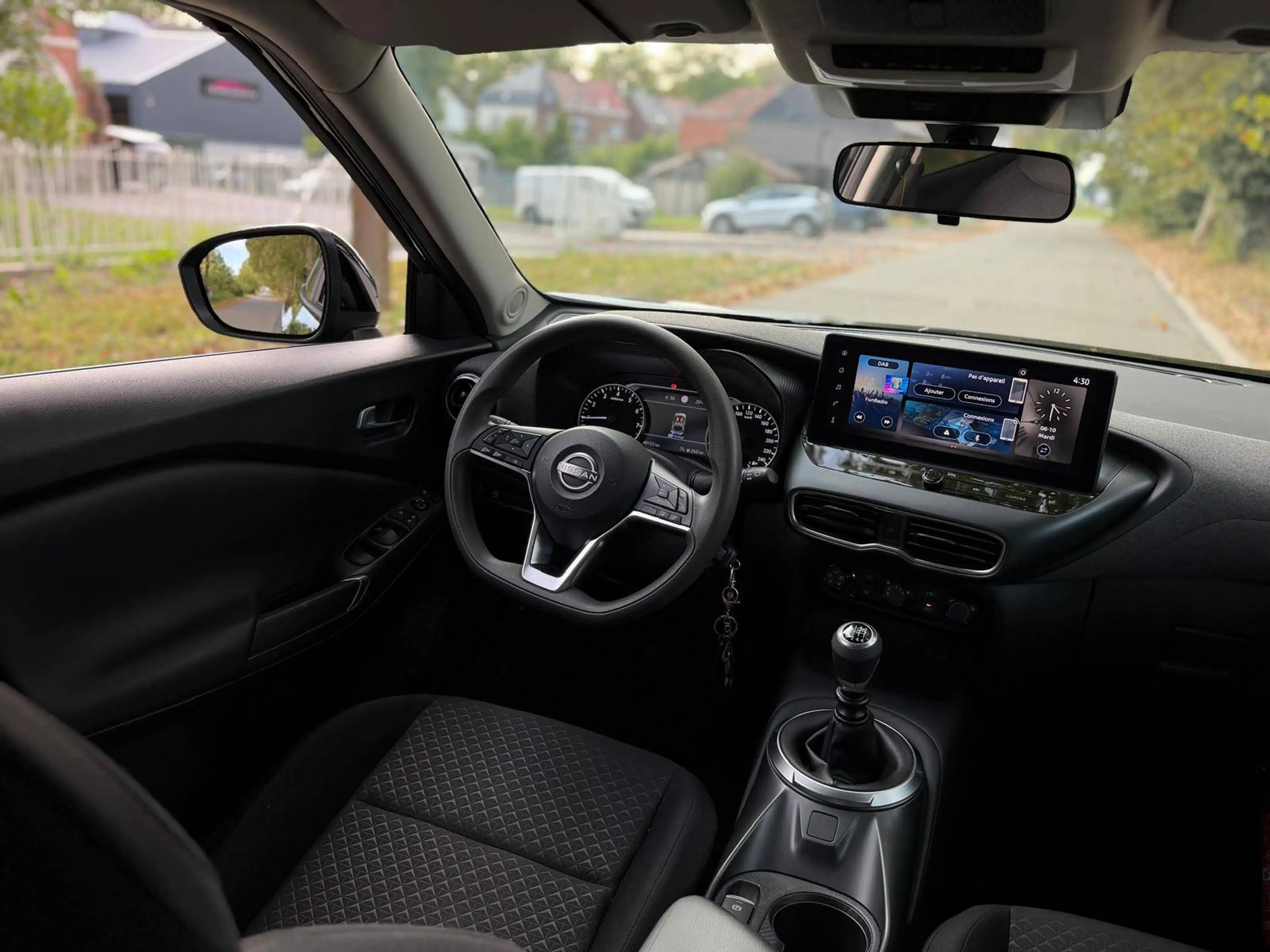 Nissan Juke 1.0 DIG-T Acenta Acenta - Garantie constructeur 03/2028 + Contrat d'entretien 3 ans + Etat neuf — photo 16