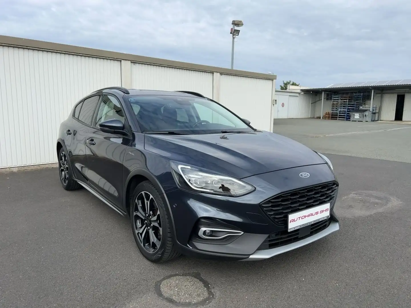 Ford Focus Lim. 1.0 Eco Boost Active Blau - 2
