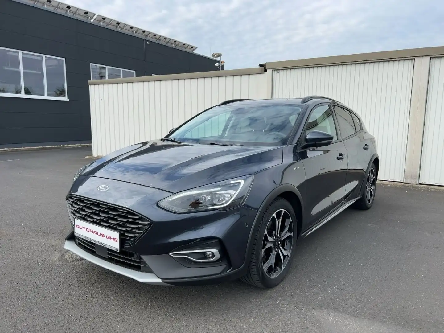 Ford Focus Lim. 1.0 Eco Boost Active Blau - 1