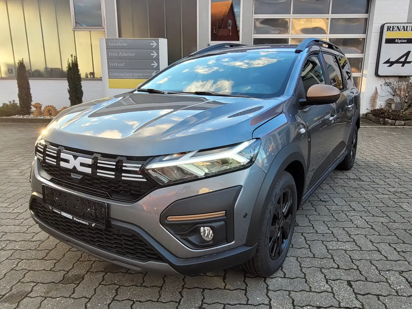 Dacia Jogger Extreme Hybrid 140 7-Sitze City Kamera Sitzh Grijs - 1