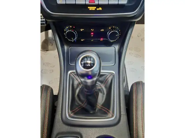 Mercedes-Benz CLA view 9