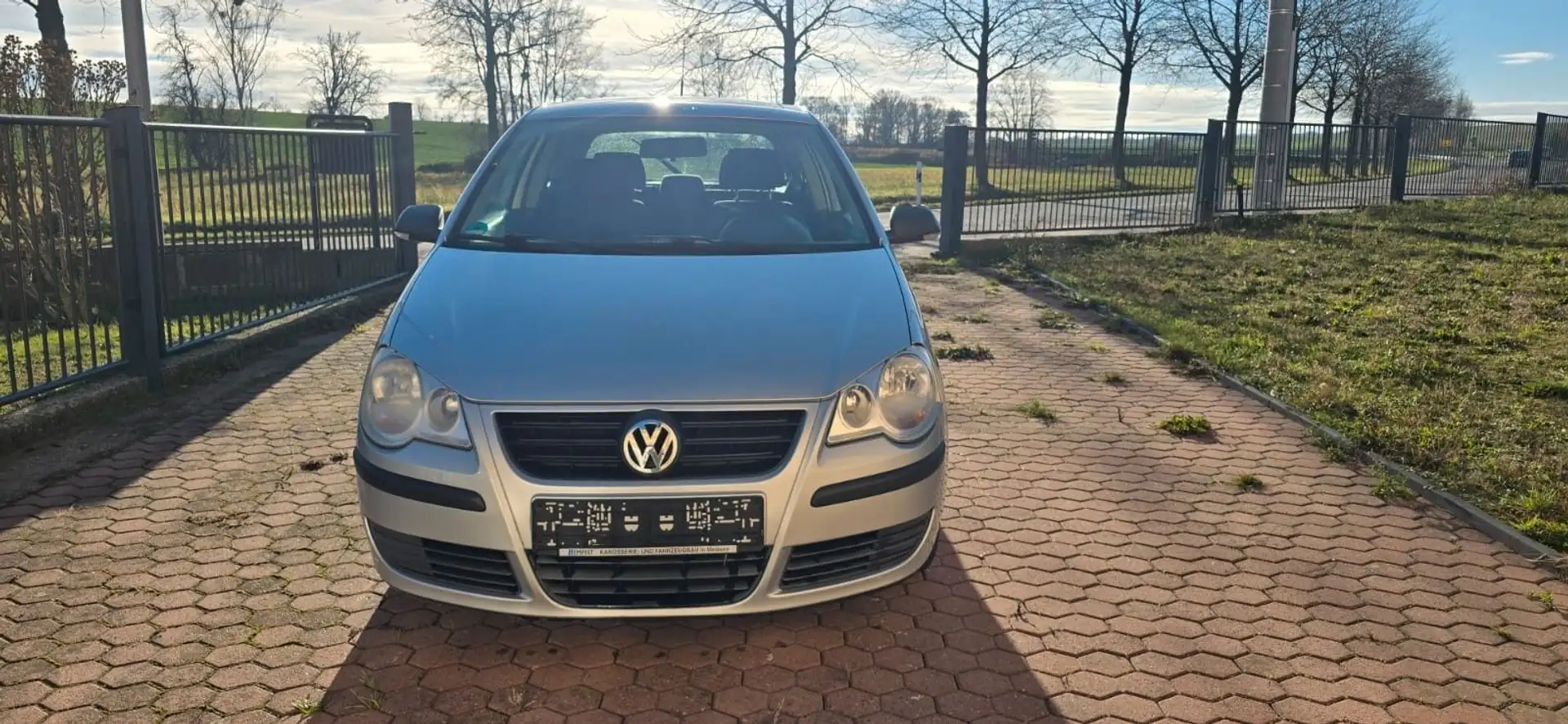 Volkswagen Polo IV Trendline 1.2 Plateado - 2