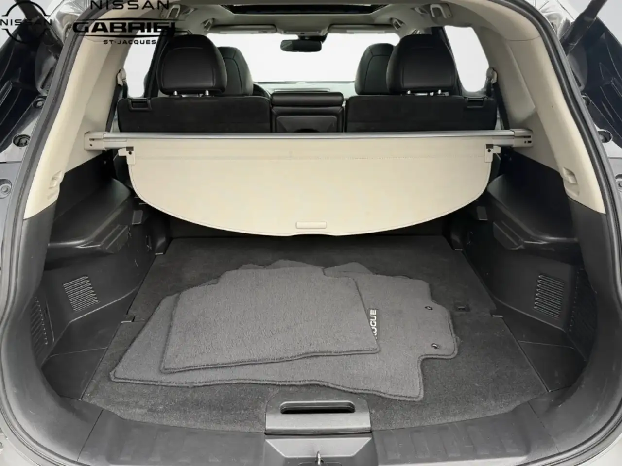 Nissan Rogue снимка Nissan Rogue