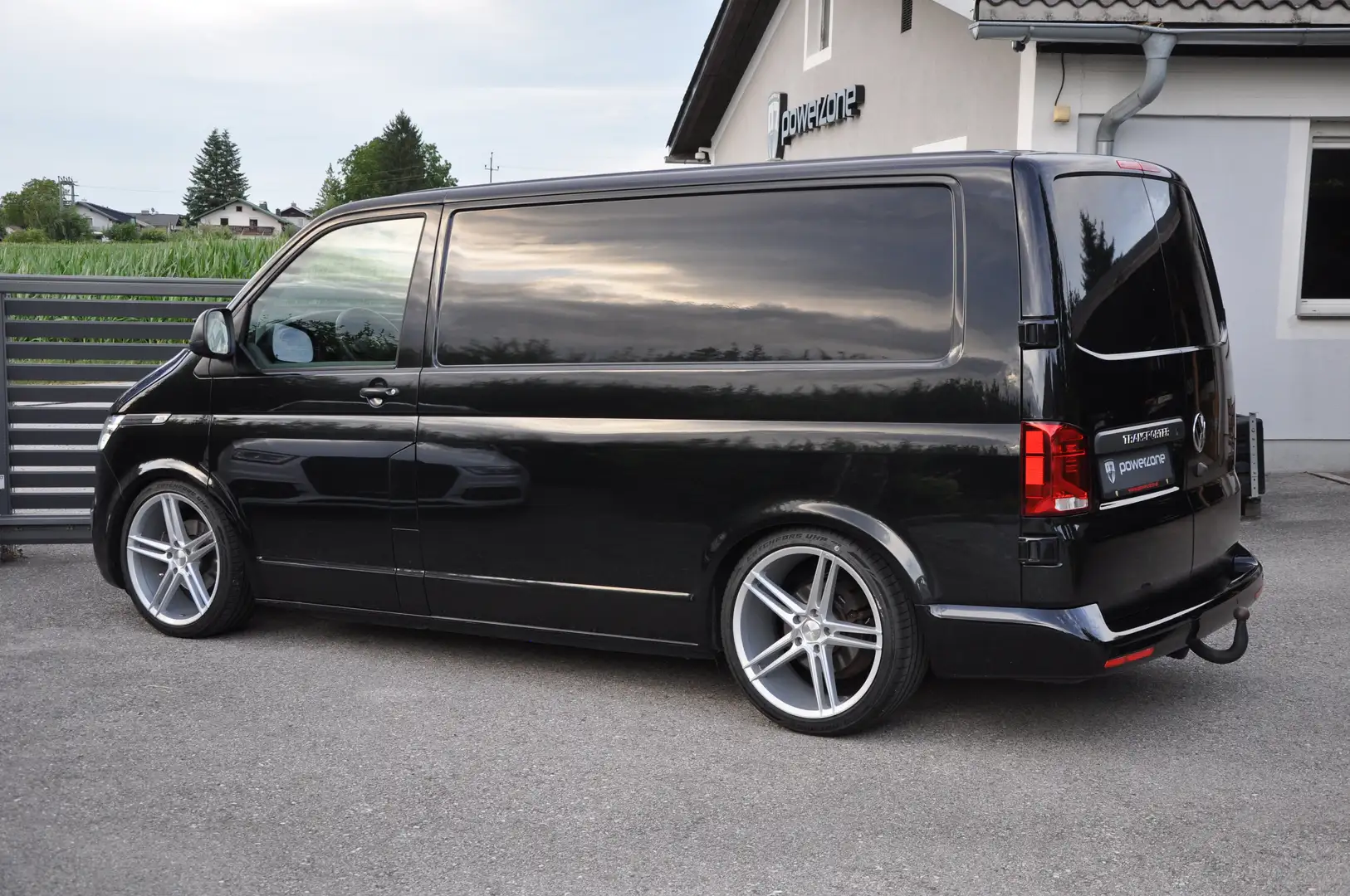 Volkswagen T6.1 Transporter Kastenwagen KR 2,0 TDI DSG Gewinde 20Zoll Schwarz - 2