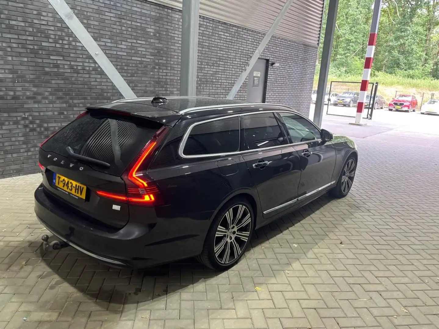 Volvo V90 T6 Plug-in hybrid Inscription | Long Range | Bower Zwart - 2