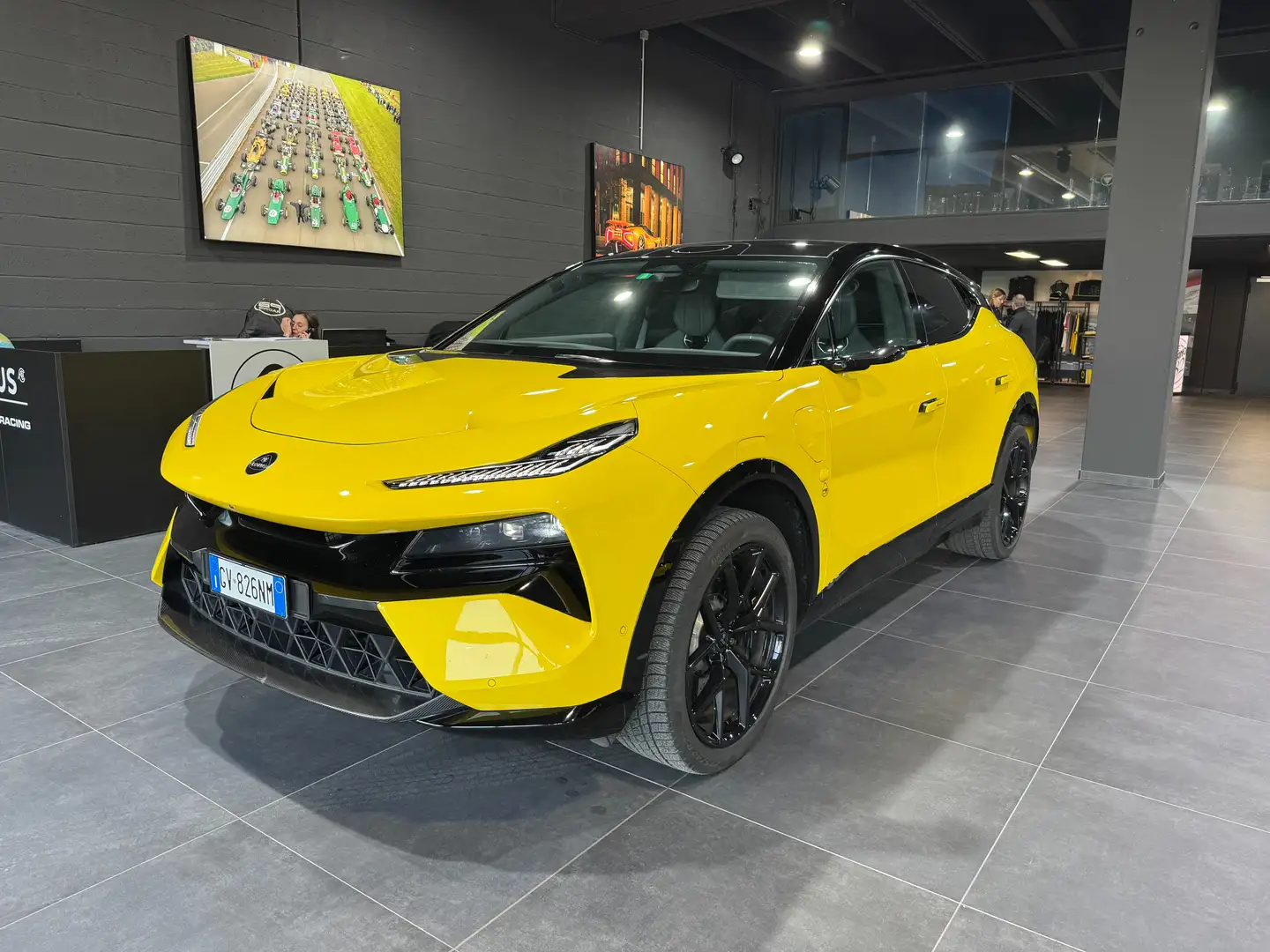 Lotus Eletre S Amarillo - 1