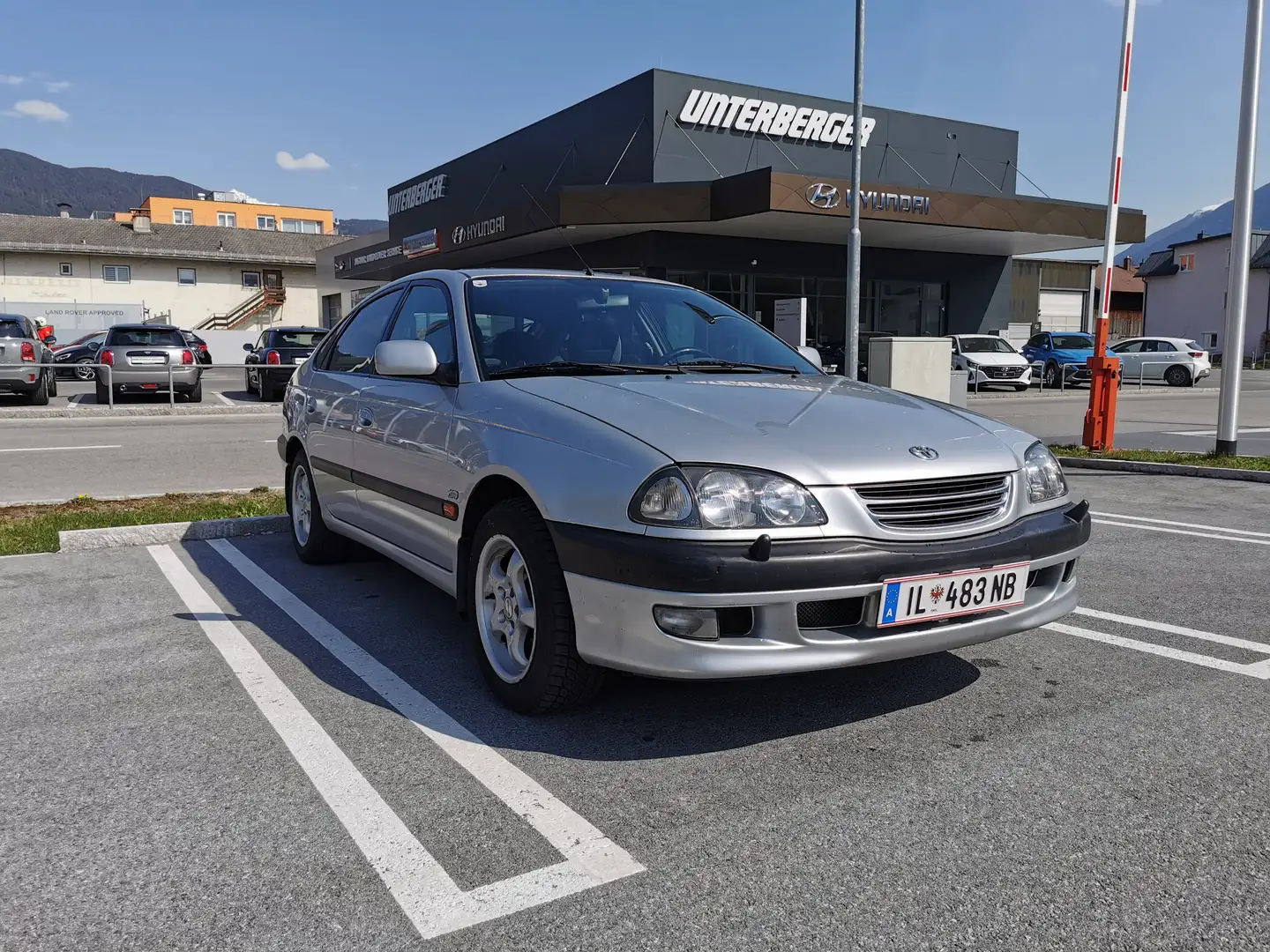 Toyota Avensis Avensis 2,0 Linea Sol TDE Silber - 1