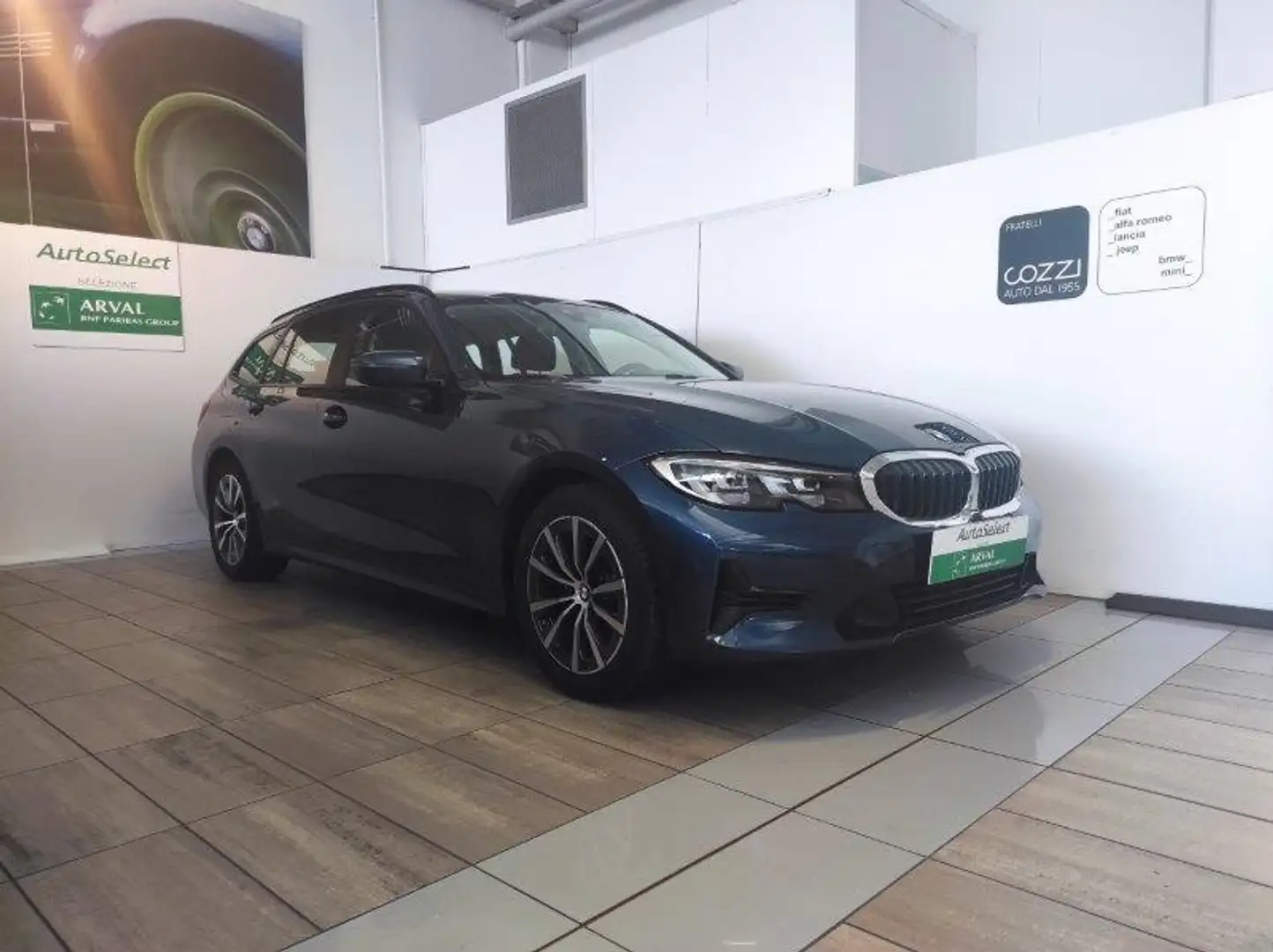 BMW 320 Serie3(G20/21/80/81 - 320d 48V xDrive Touring Busi Nero - 1