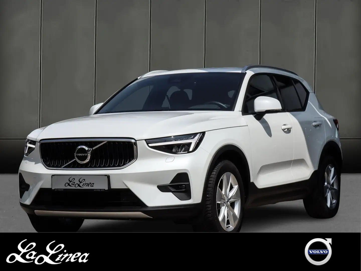 Volvo XC40 B3 (B) Core PDC/ RFK/ Navi/ Winter pkt./ LED Weiß - 1