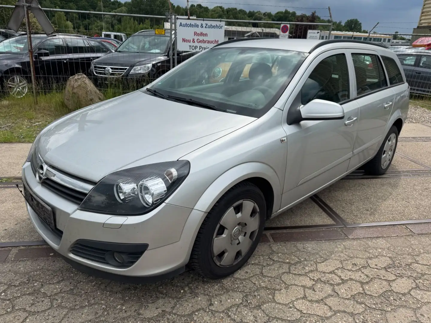 Opel Astra H Caravan Edition 1,6*Klimatr*Temp.* Argent - 1
