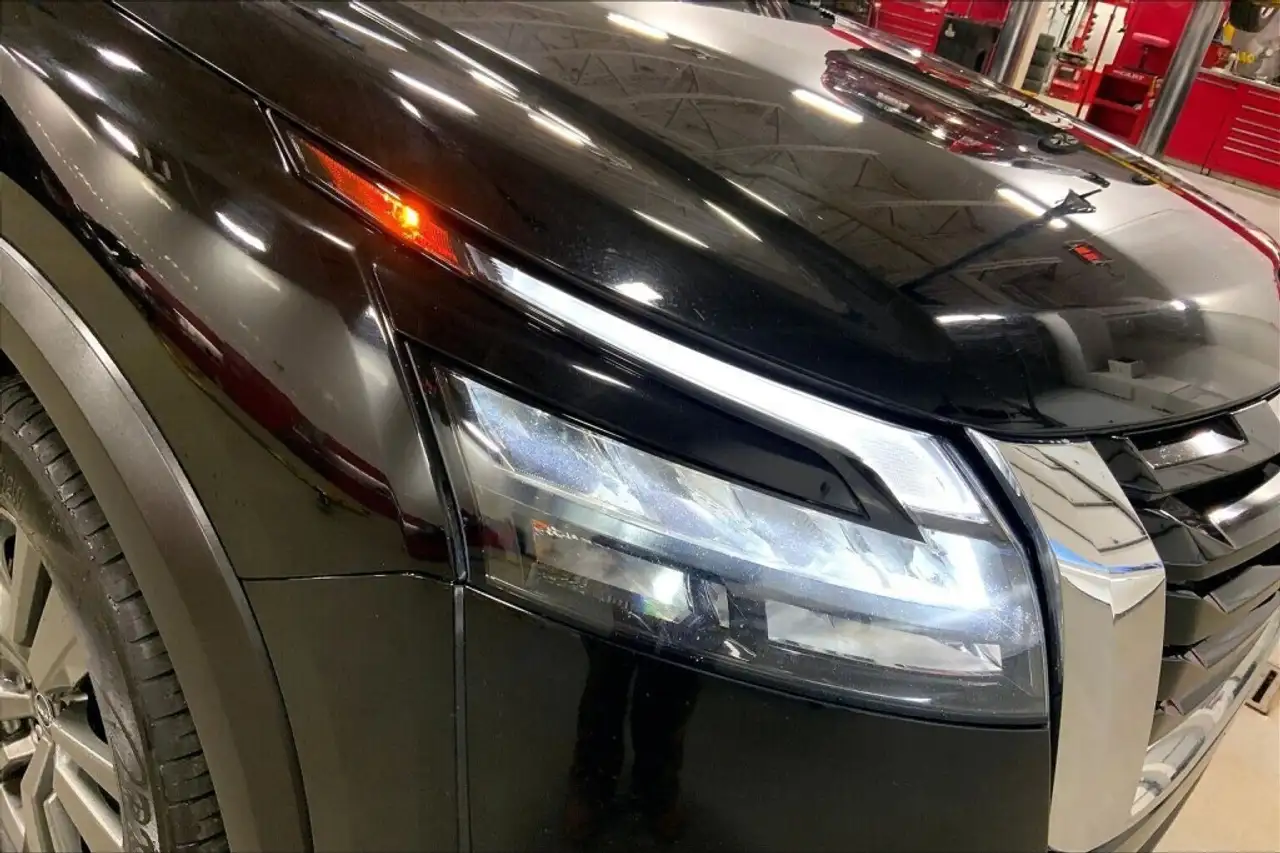 Nissan Pathfinder снимка Nissan Pathfinder