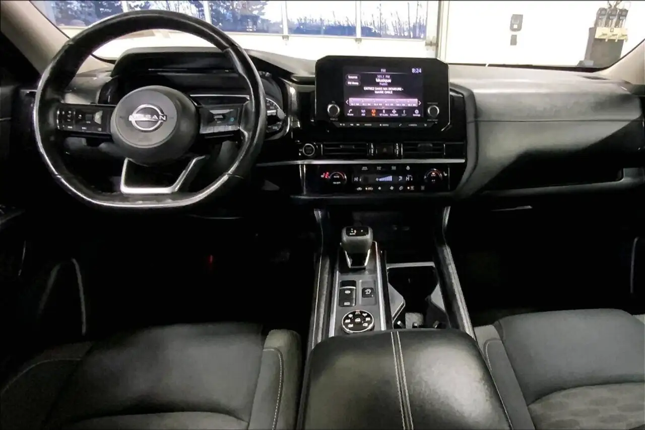 Nissan Pathfinder снимка Nissan Pathfinder