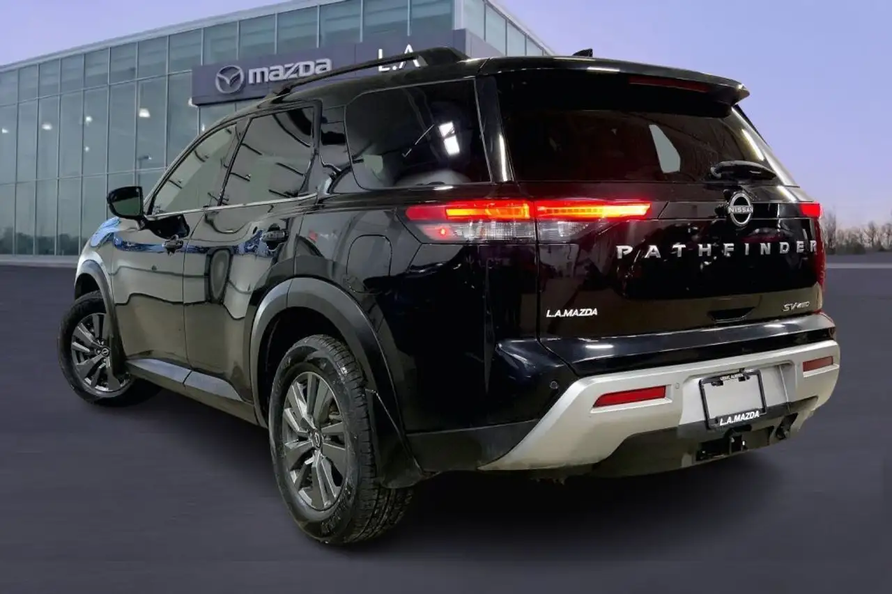 Nissan Pathfinder снимка Nissan Pathfinder