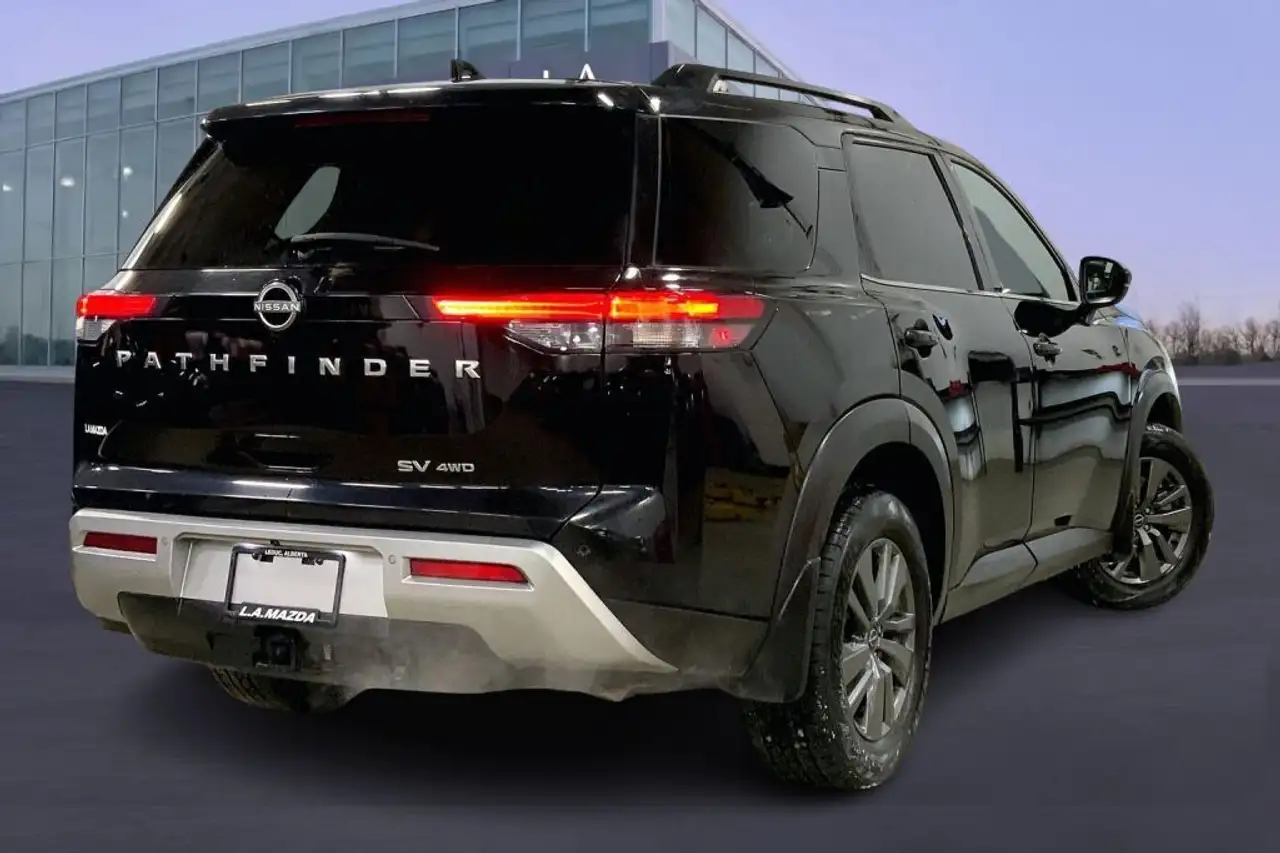 Nissan Pathfinder снимка Nissan Pathfinder
