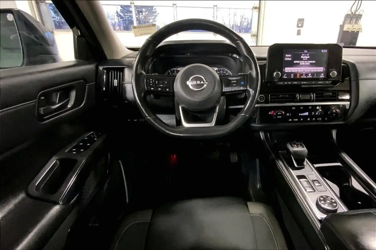 Nissan Pathfinder снимка Nissan Pathfinder