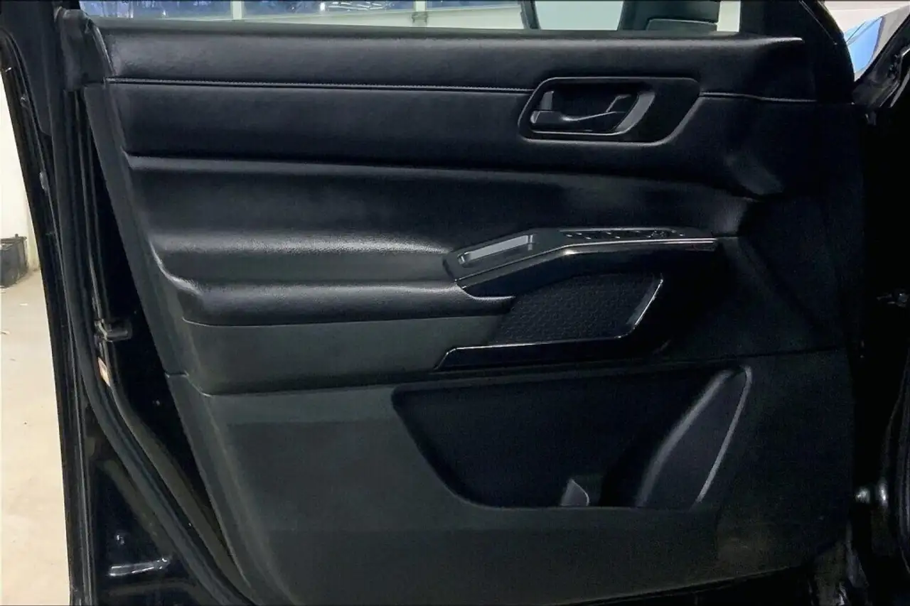 Nissan Pathfinder снимка Nissan Pathfinder