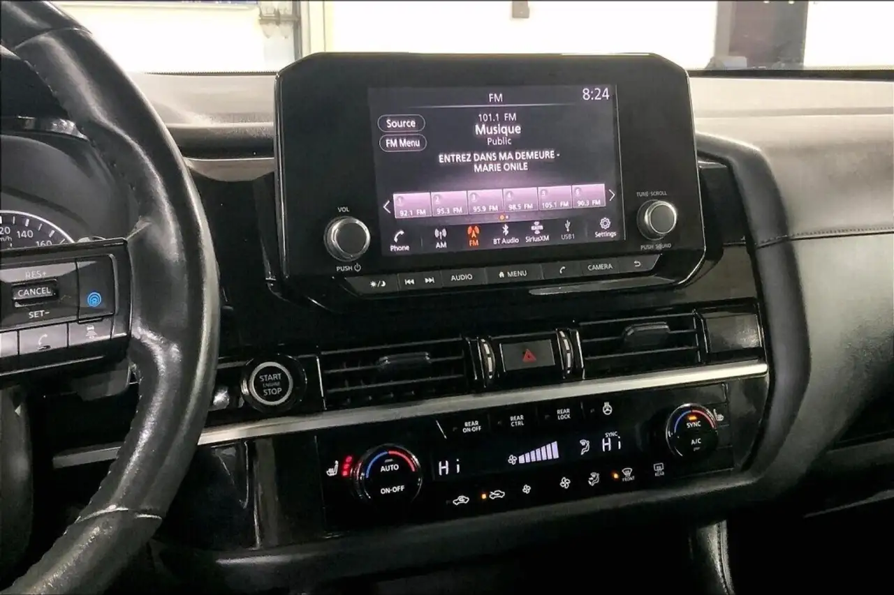 Nissan Pathfinder снимка Nissan Pathfinder