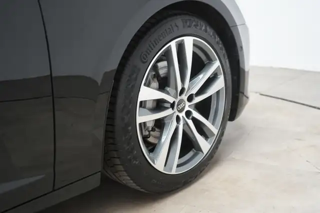 Audi A6 view 13