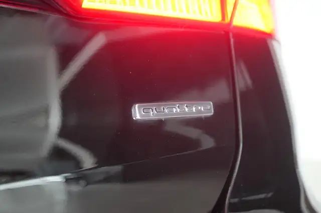Audi A6 view 12
