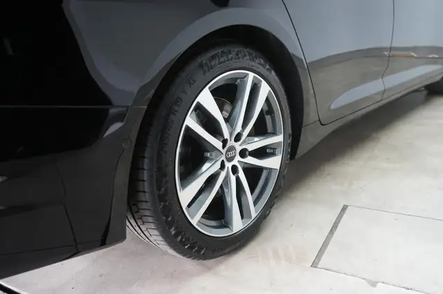 Audi A6 view 14