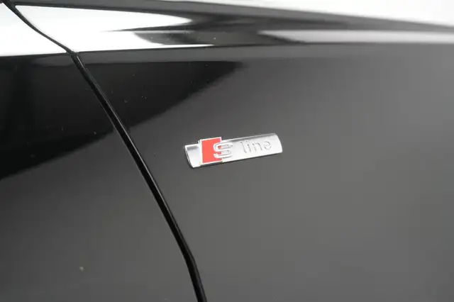 Audi A6 view 15