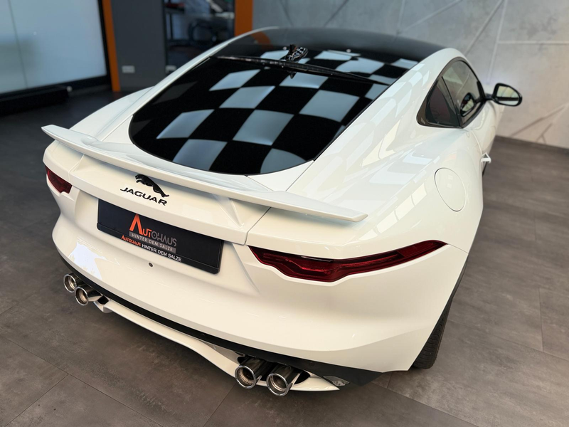 Jaguar F-Type R-Dynamic Black AWD 5.0 V8 Kompressor — photo 9