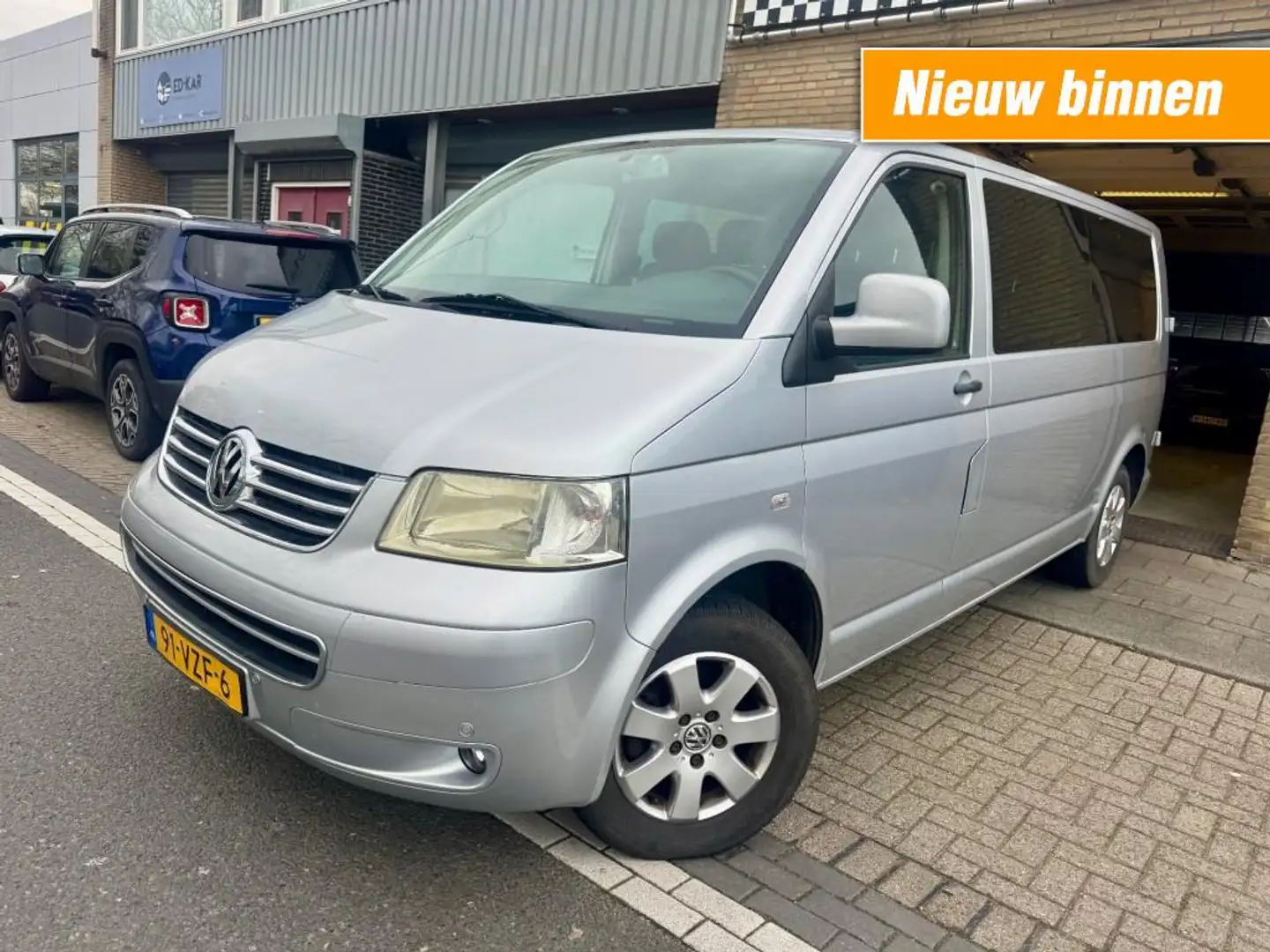 Volkswagen T5 Kombi 2.5 TDI 340 Highline DC 6 pers AIRCO LMV PDC RIJDT Grijs - 1