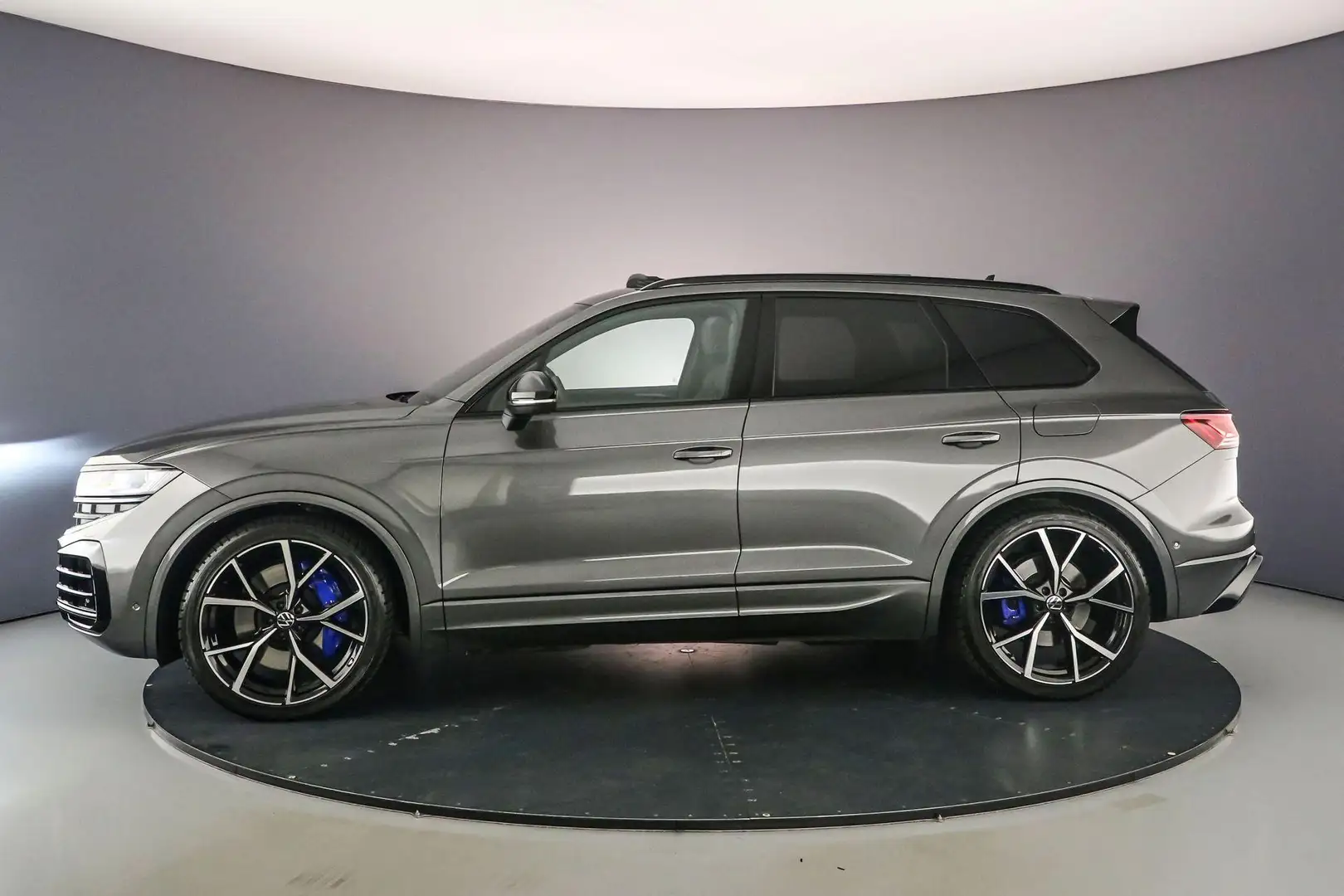 Volkswagen Touareg R 3.0 TSI eHybrid 462pk Tiptronic Trekhaak, Luchtv Grijs - 2