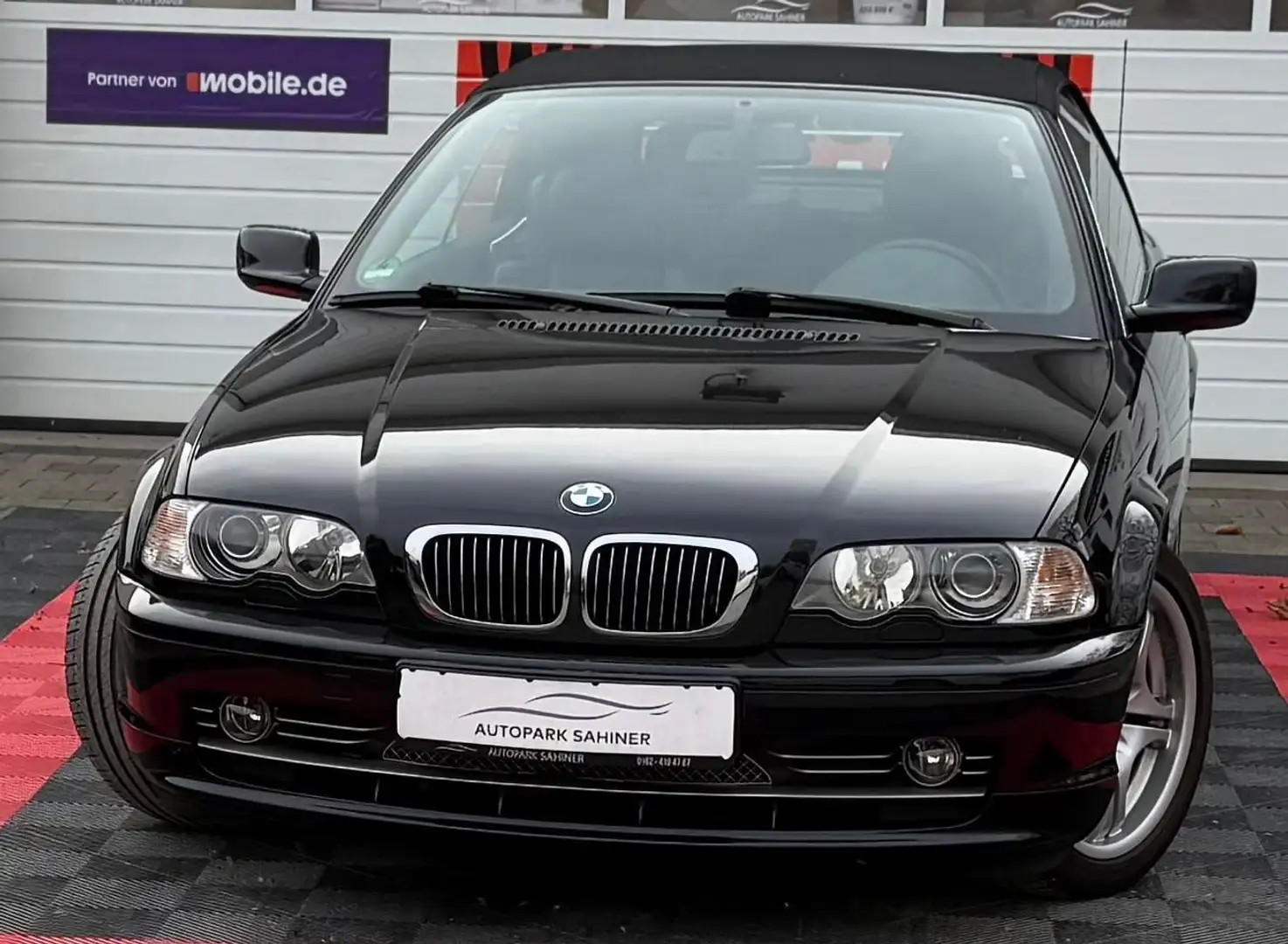 BMW 330 i*M-SPORTPAKET*TÜV&SERVICE NEU* Schwarz - 1