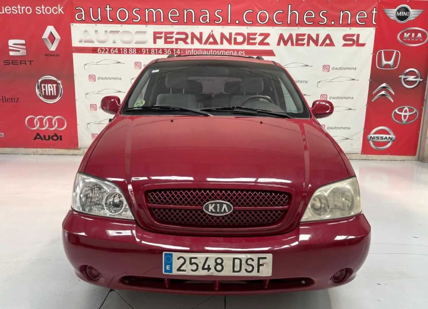 Kia Carnival 2.5 V6 EX Rood - 2