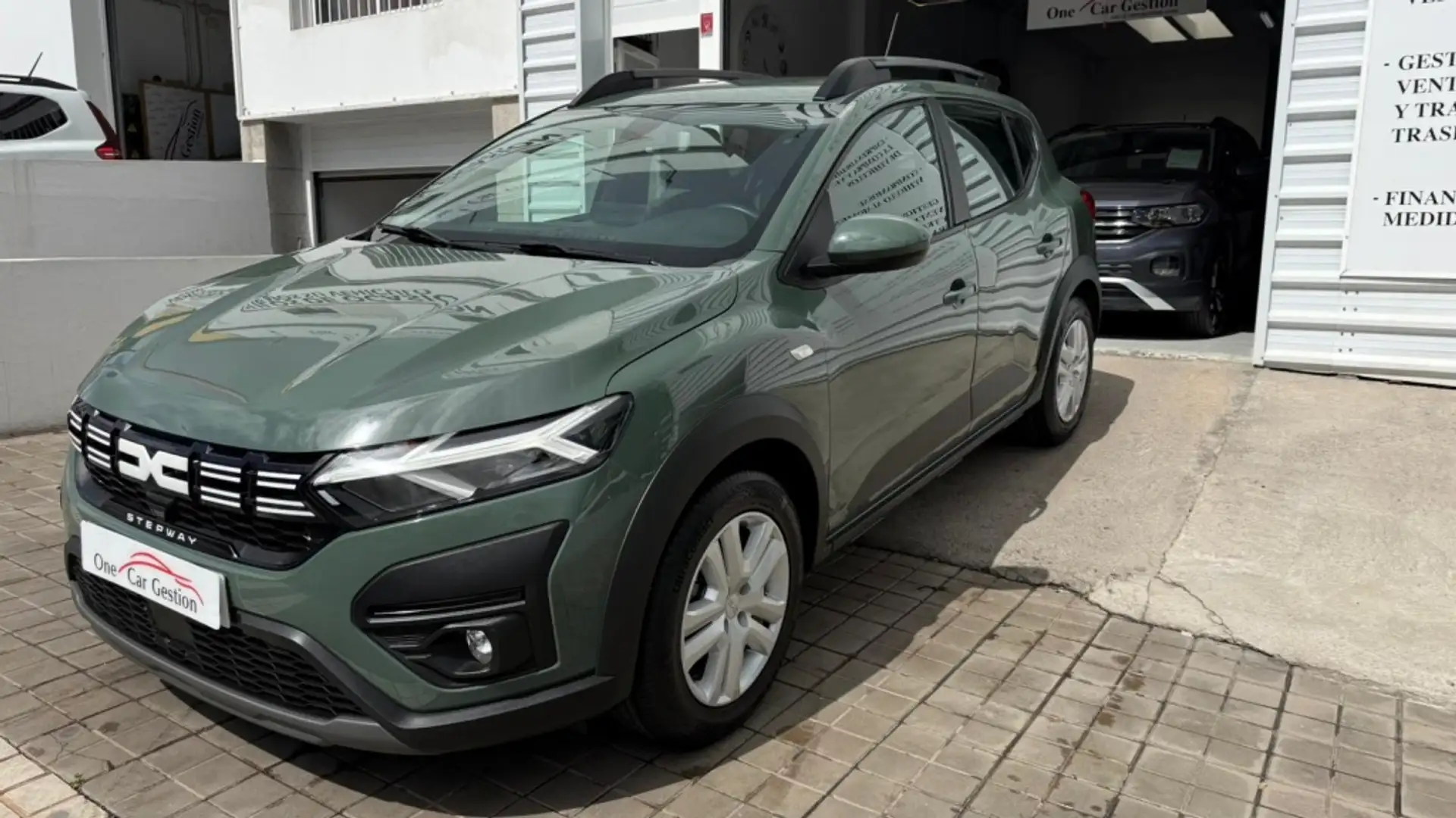 Dacia Sandero Stepway TCe Expresion 67kW Verde - 1