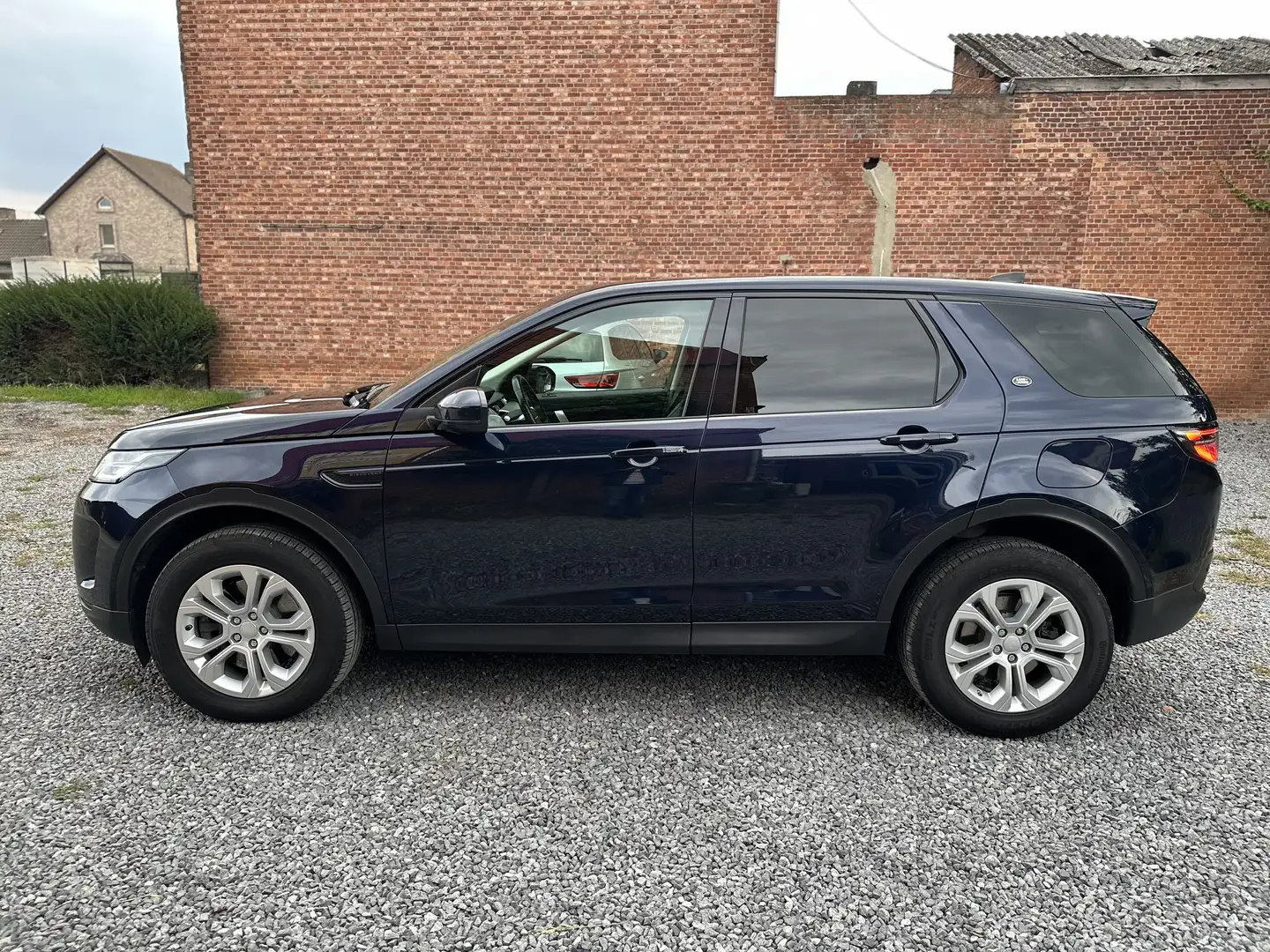 Land Rover Discovery Sport P300e S AWD* OHB  land rover*Camera*Pano*lane asis Blauw - 2