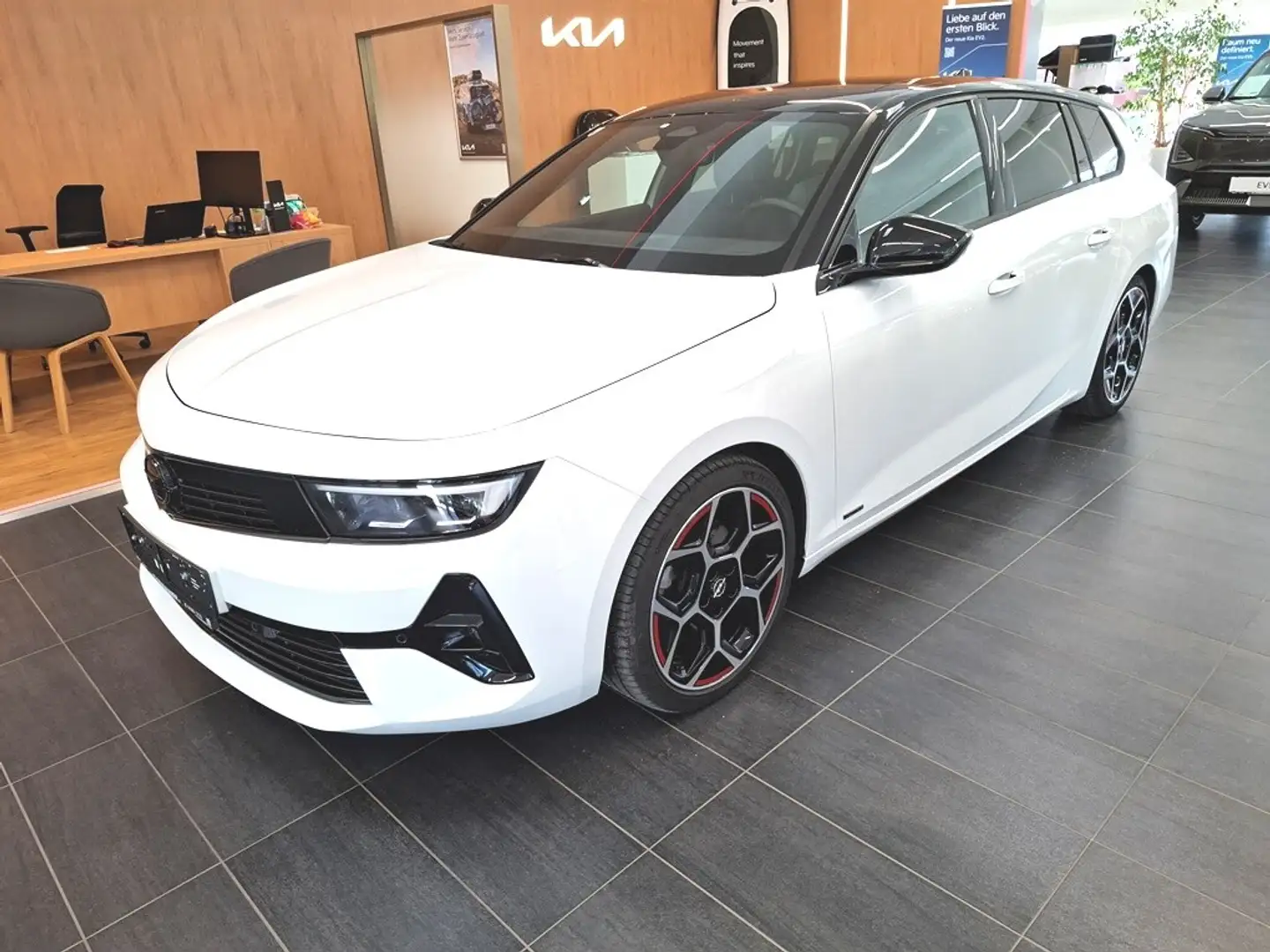 Opel Astra ST 1,2 Turbo GS Line Aut. Weiß - 1