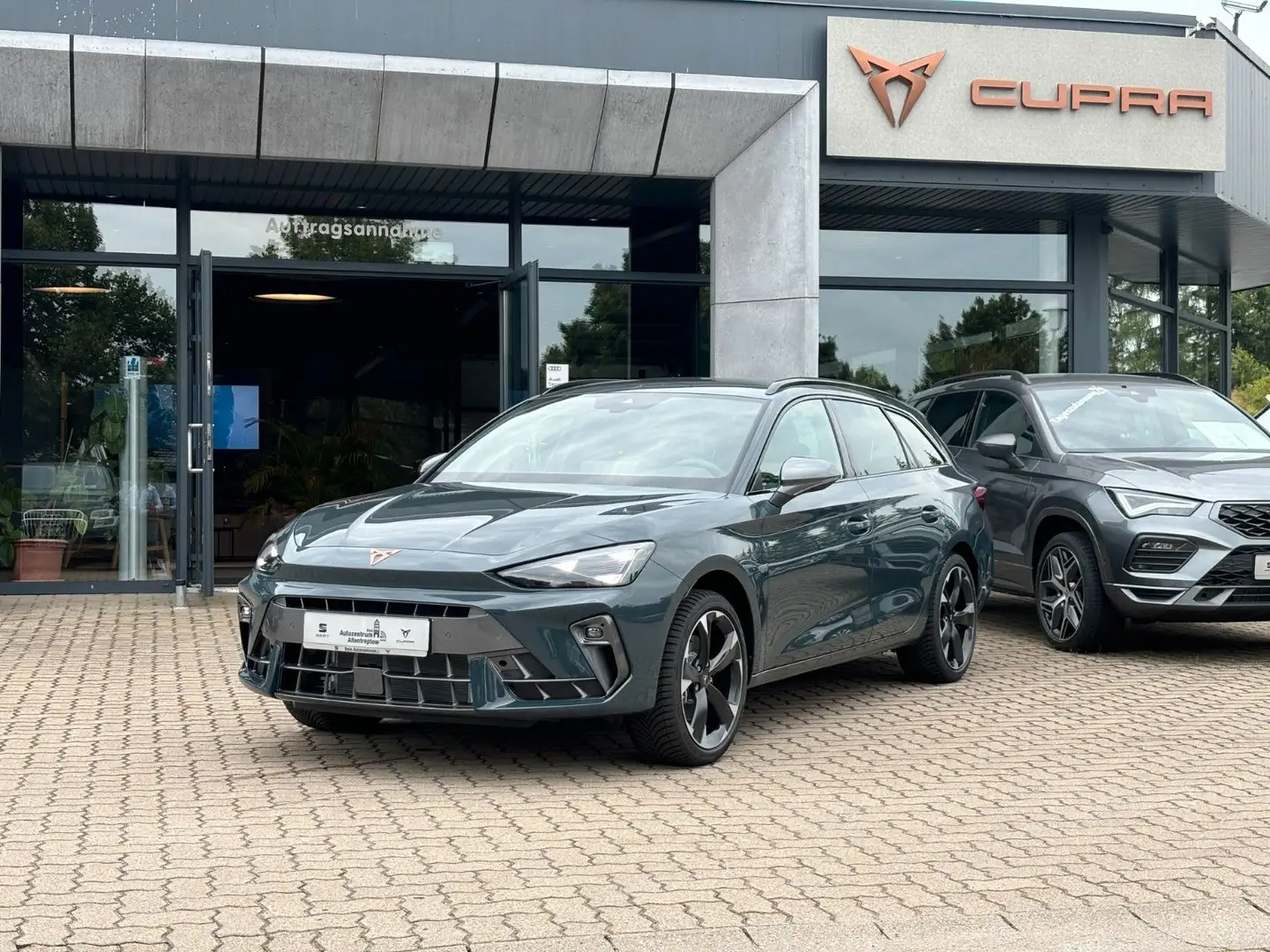CUPRA Leon new Leon 2.0 TDI DSG Sportstourer Standheiz GJR Blau - 1