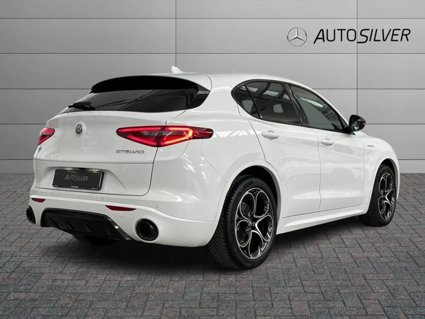 Alfa Romeo Stelvio 2.2 Turbodiesel 210 CV AT8 Q4 Veloce Wit - 2