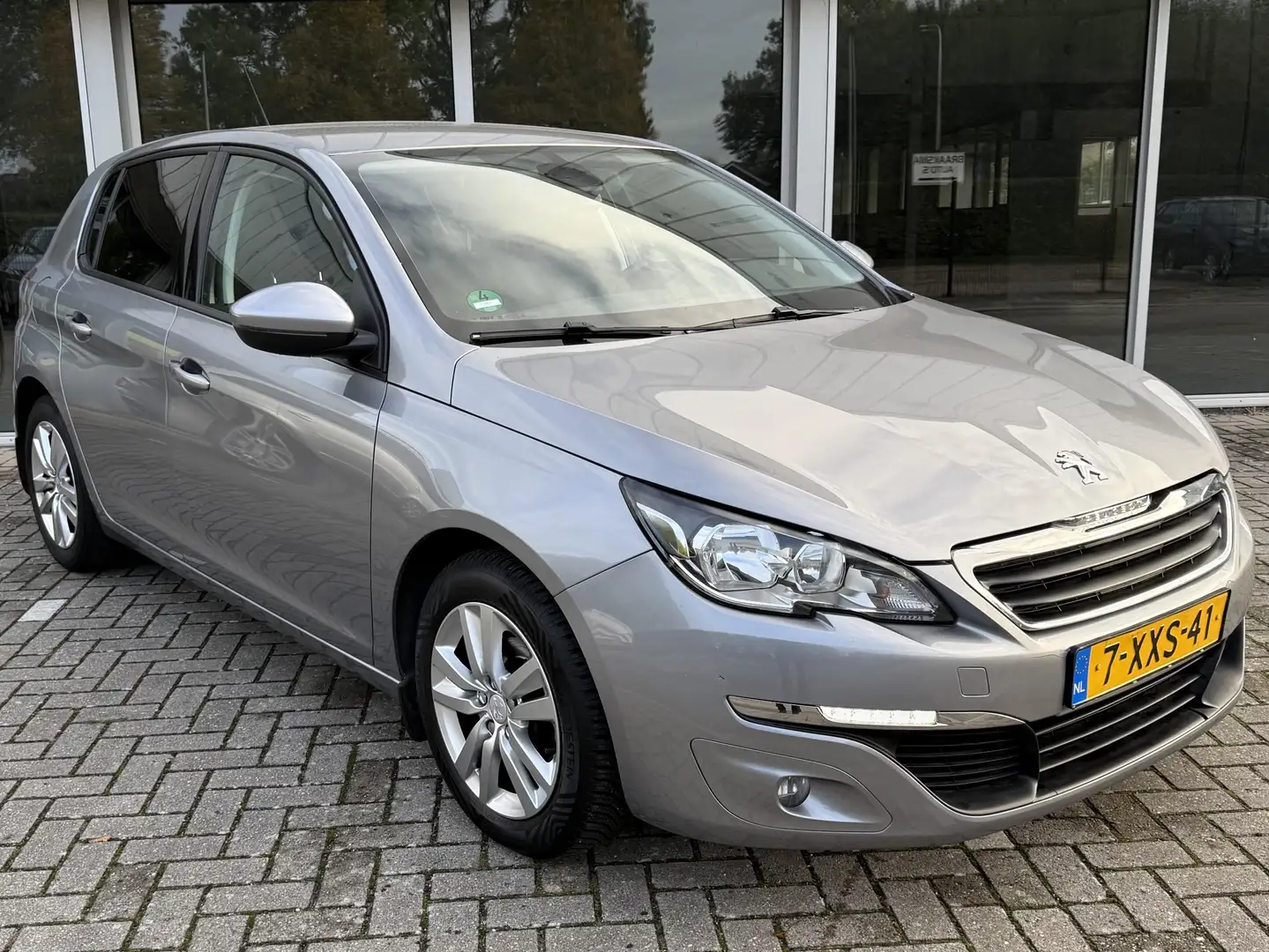 Peugeot 308 1.2 e-THP-110 PK-Navigatie-Climate-Parkeersensoren Gris - 2