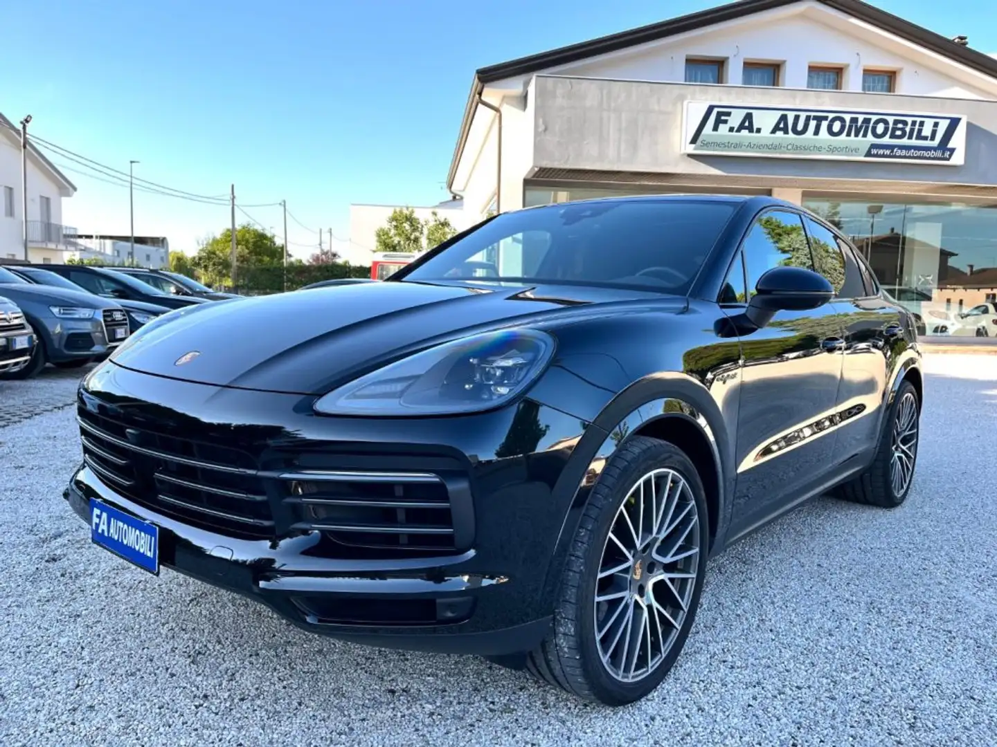 Porsche Cayenne Coupé 3.0 V6 E-Hybrid Platinum Edition Zwart - 2