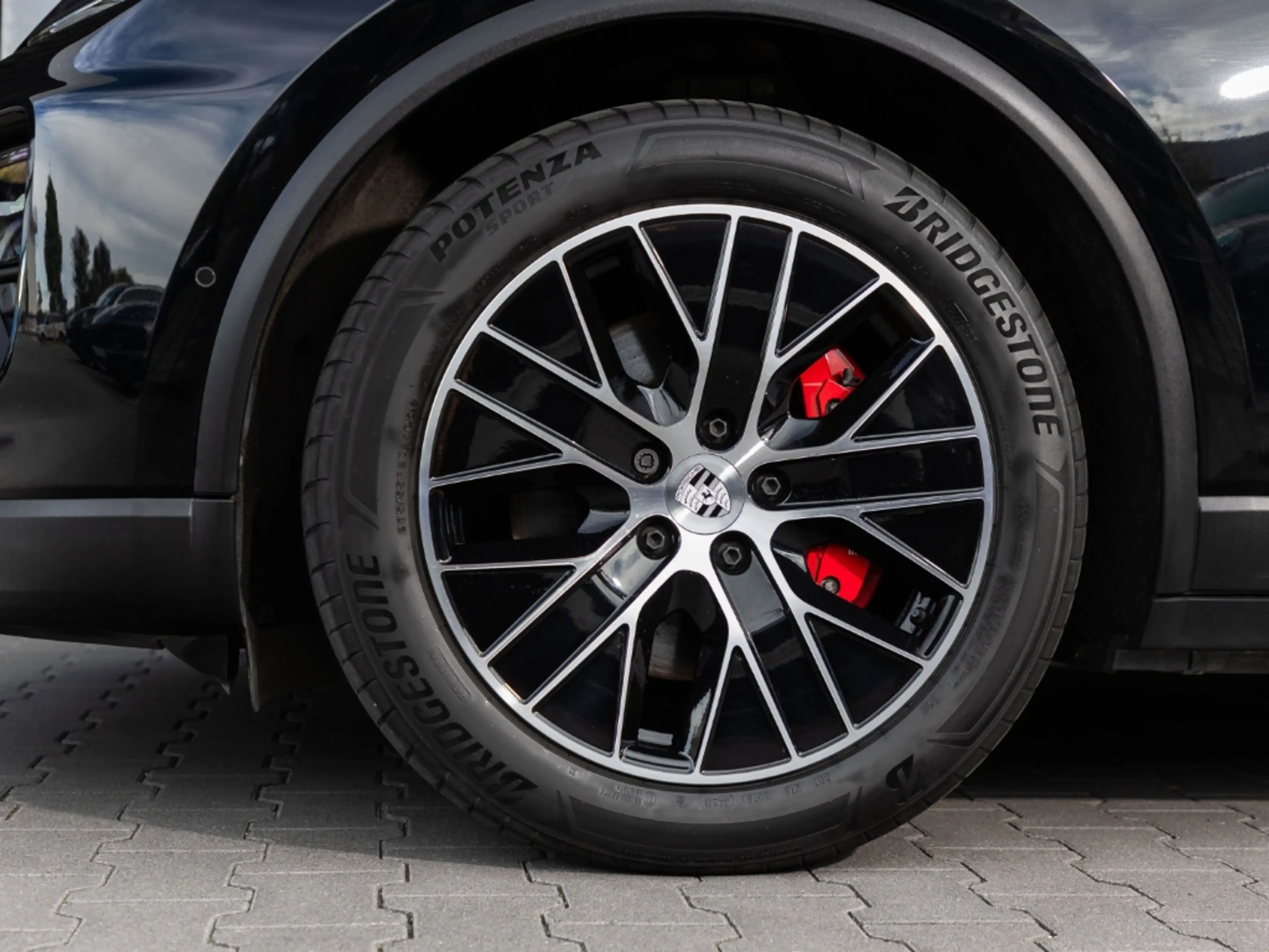Porsche Macan 4S — photo 6