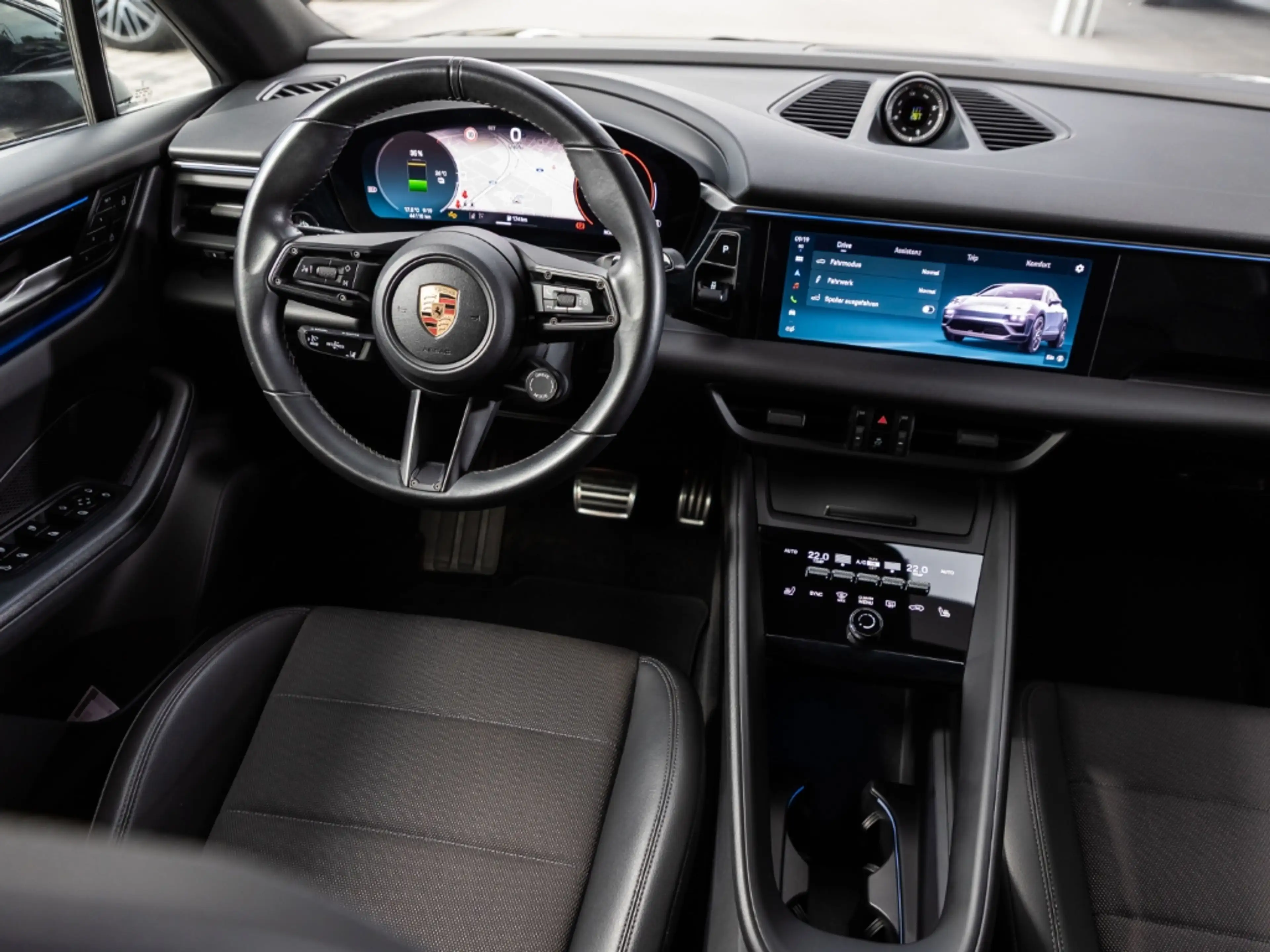Porsche Macan 4S — photo 13
