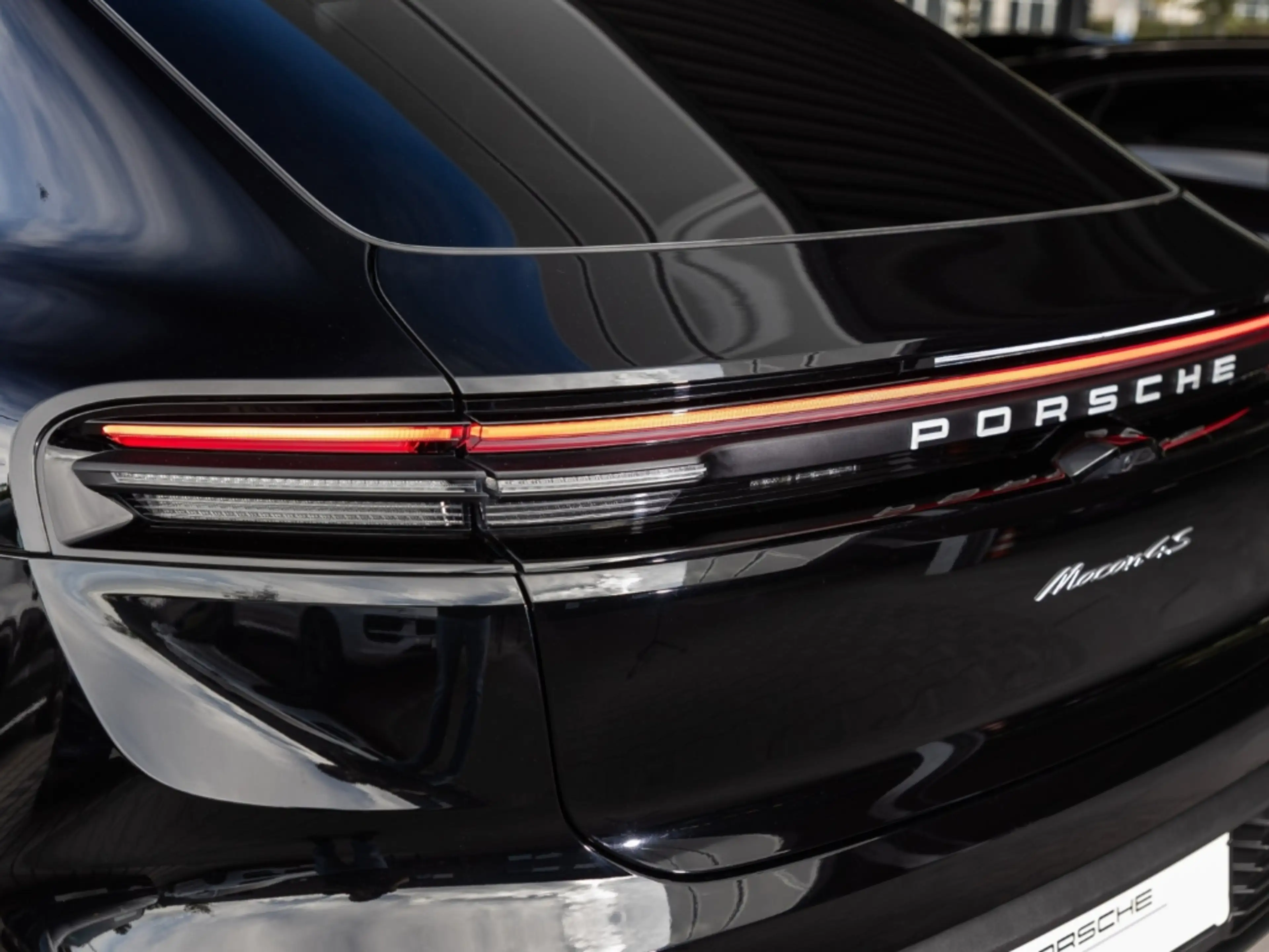 Porsche Macan 4S — photo 10