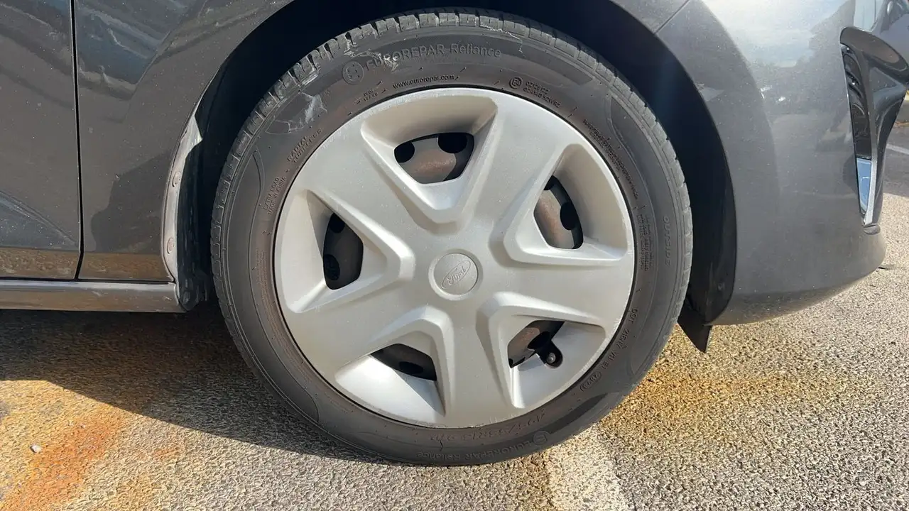 Ford Fiesta 5 portes — photo 17