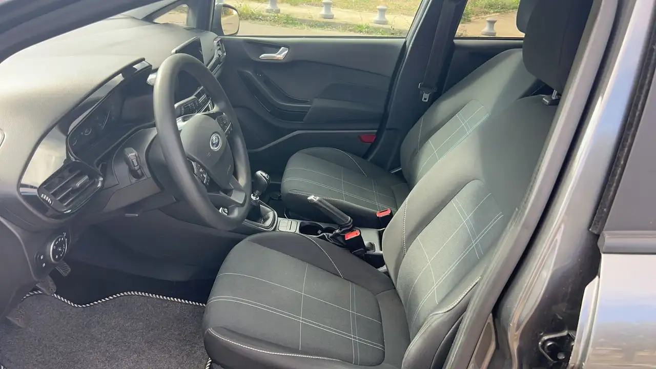 Ford Fiesta 5 portes — photo 25